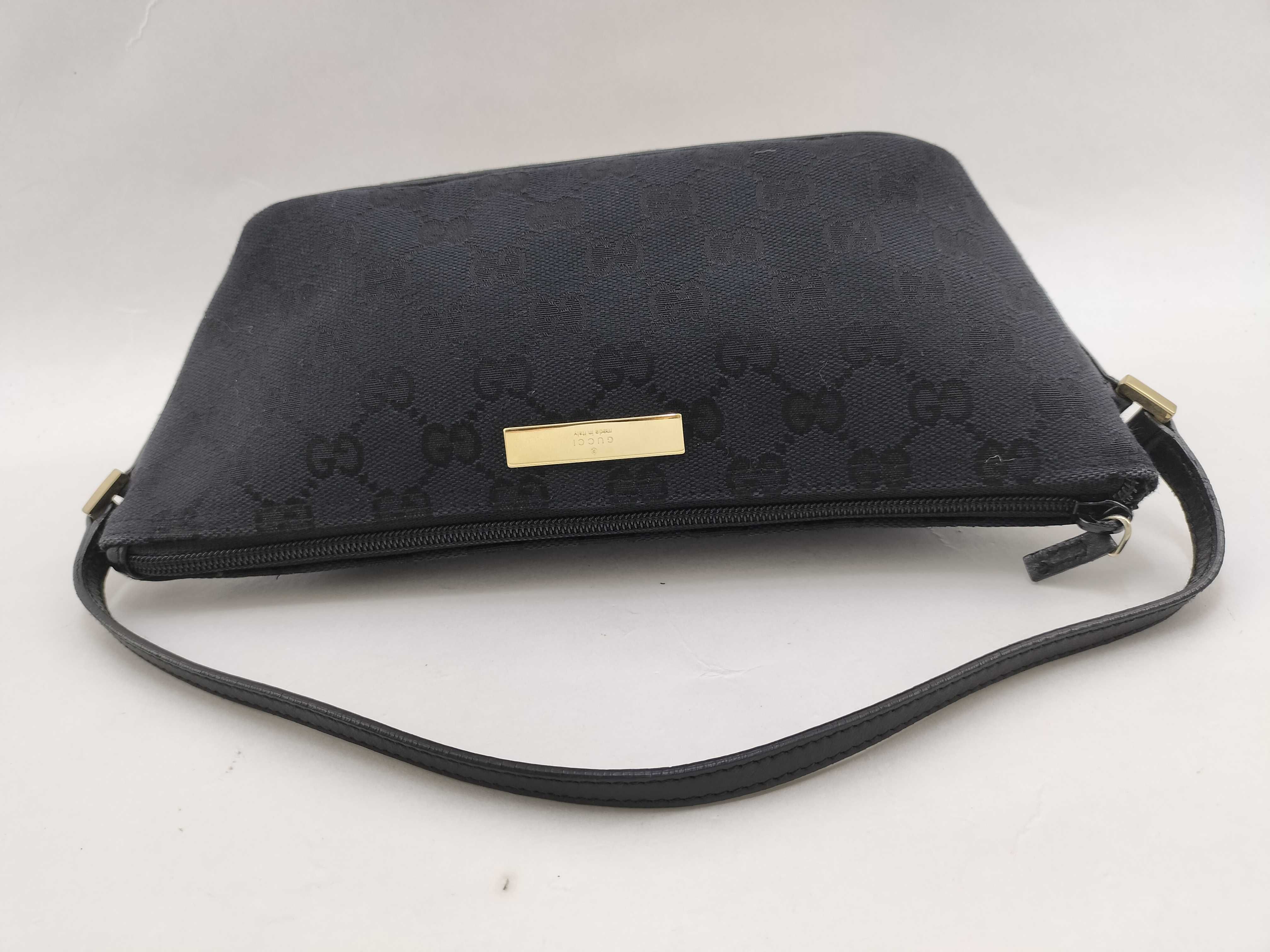 GG Canvas Gucci Handbag Pouch — view 6