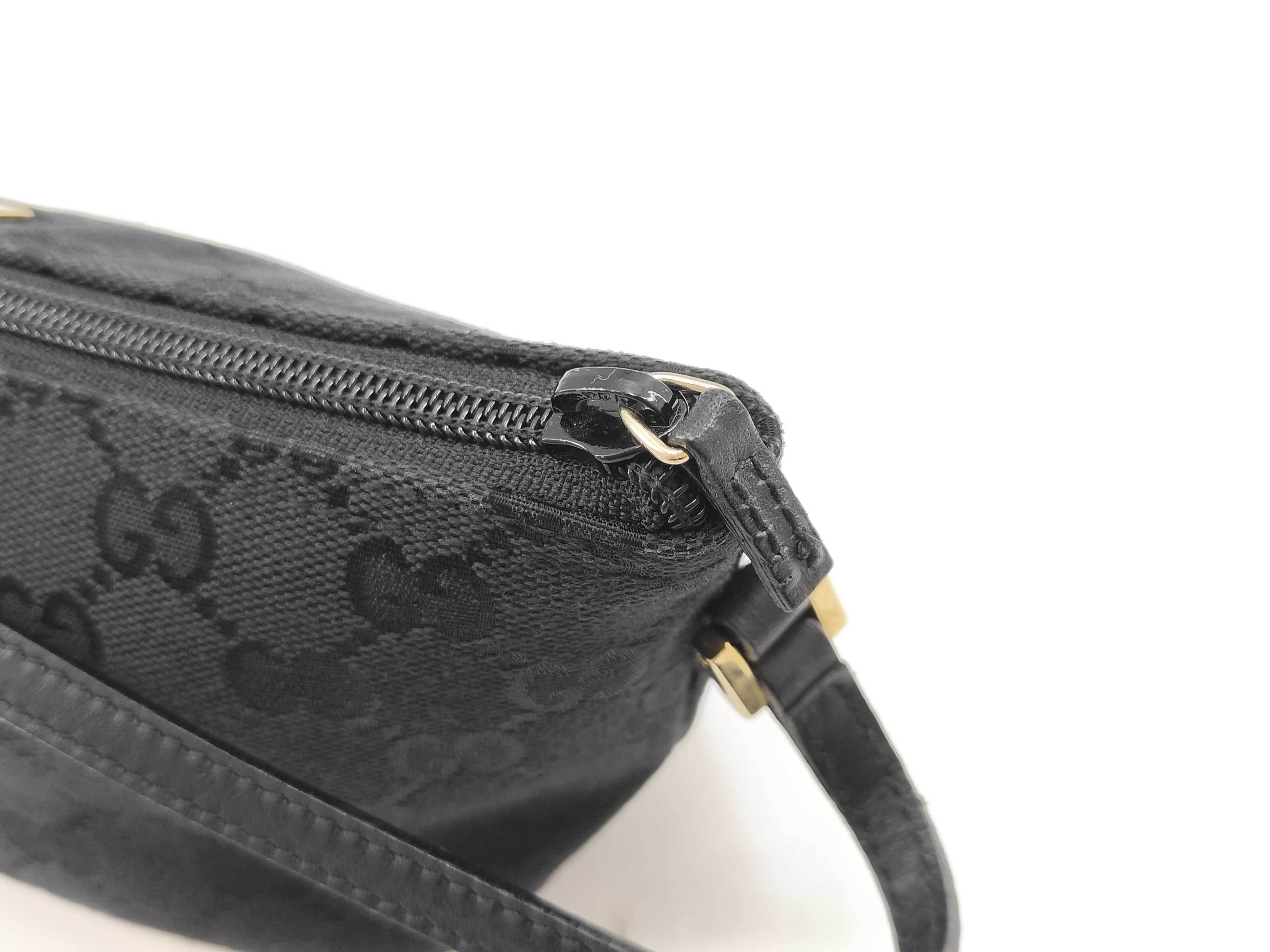 GG Canvas Gucci Handbag Pouch — view 9