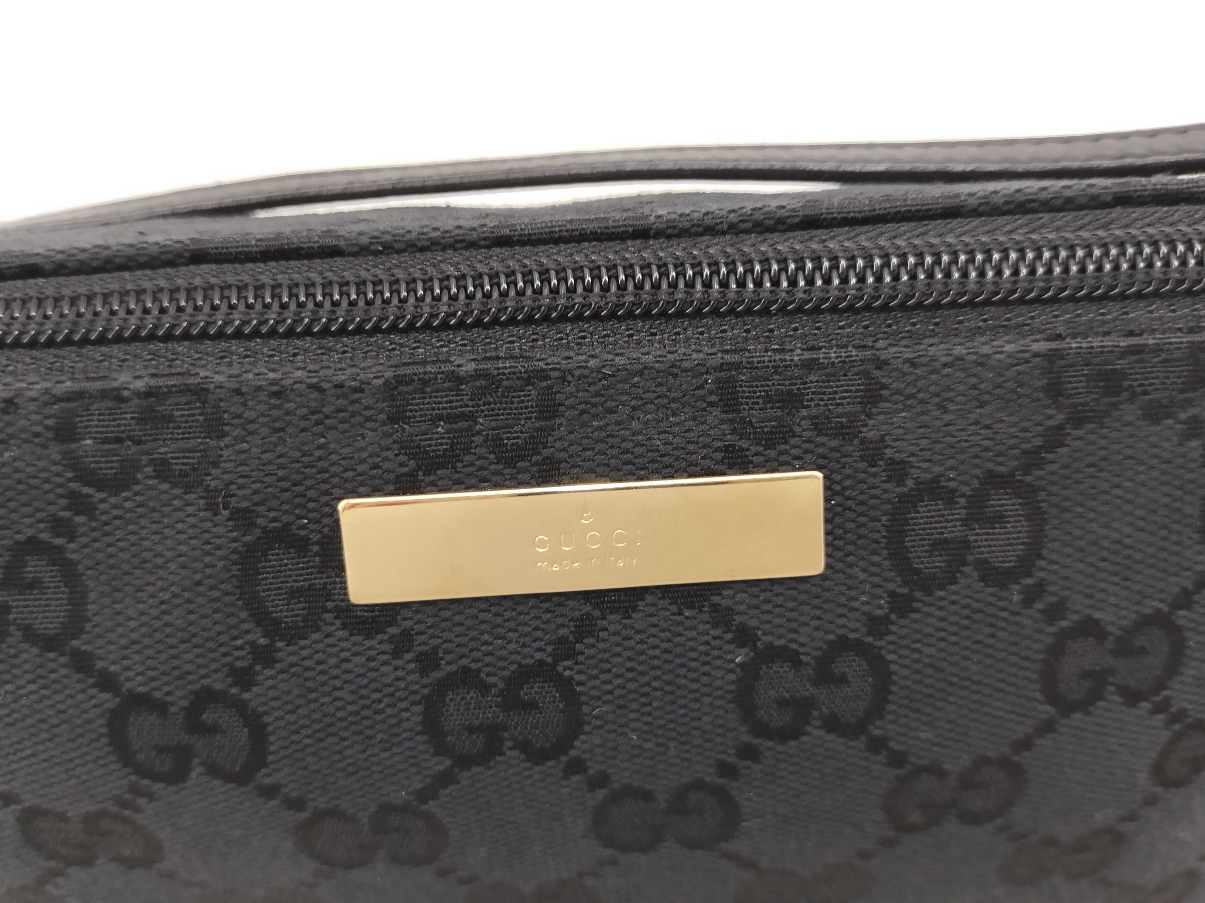 GG Canvas Gucci Handbag Pouch — view 10