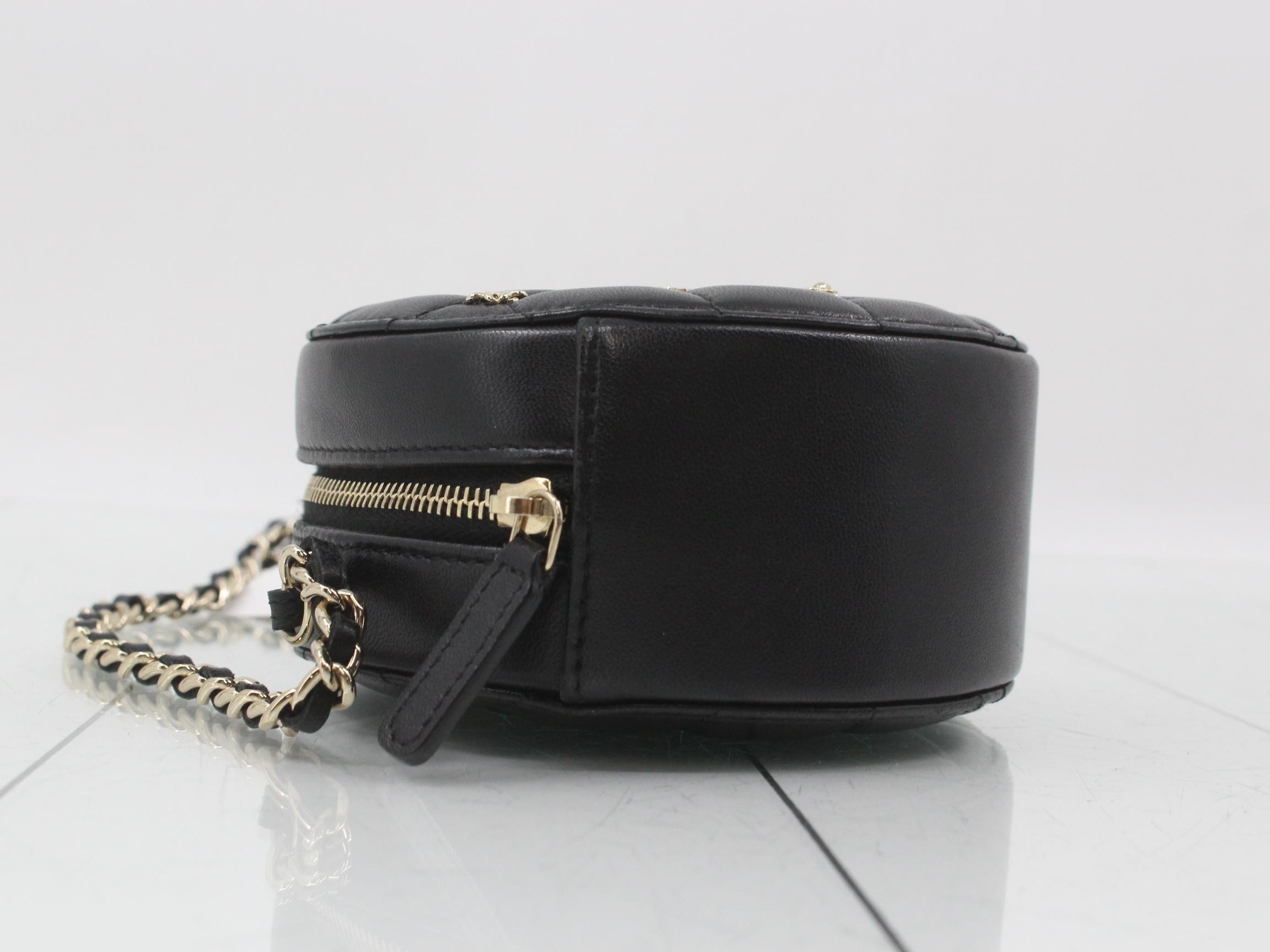 Matelassé Shoulder Bag — view 5