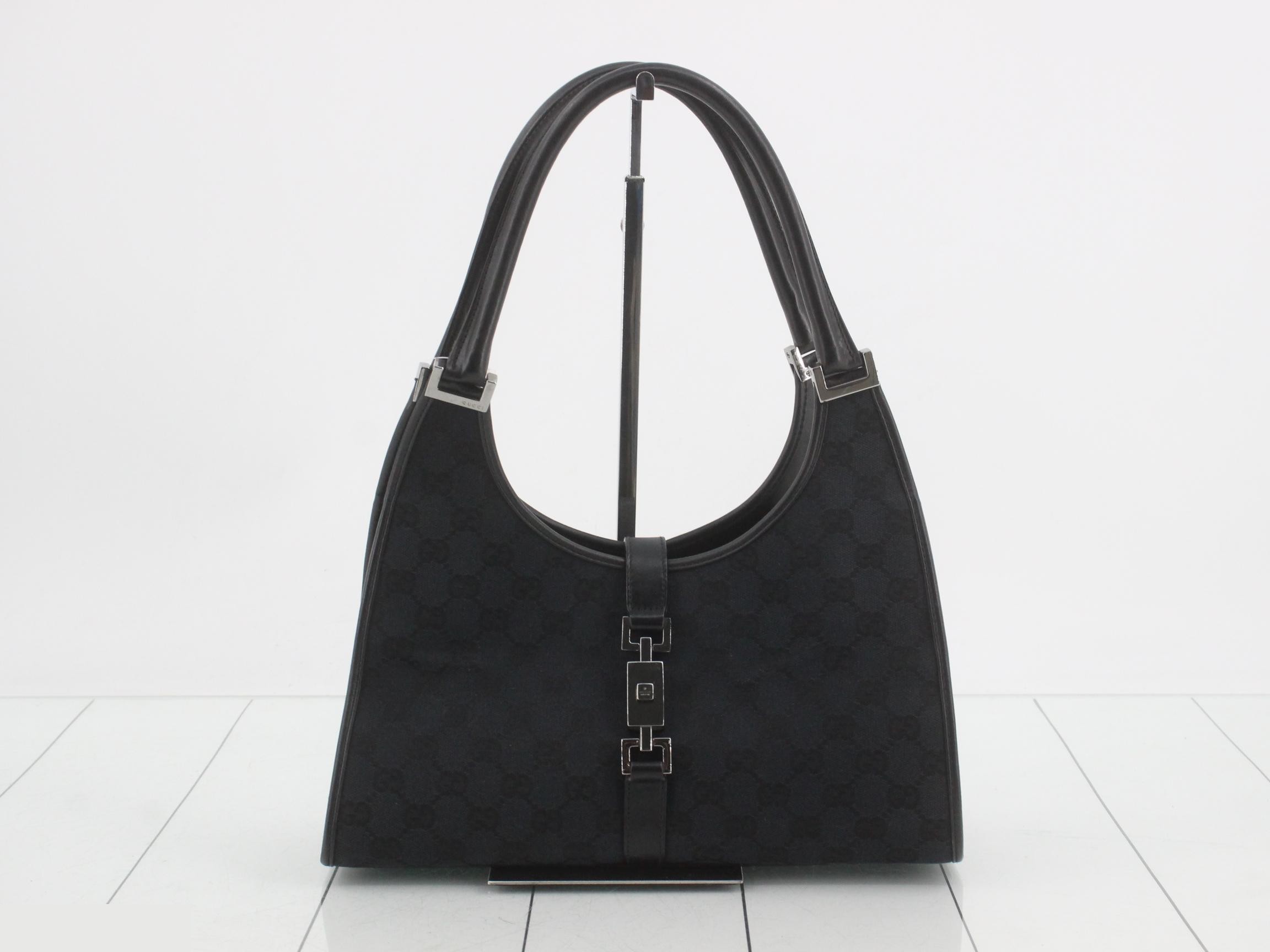 GG Canvas Black Shoulder Bag