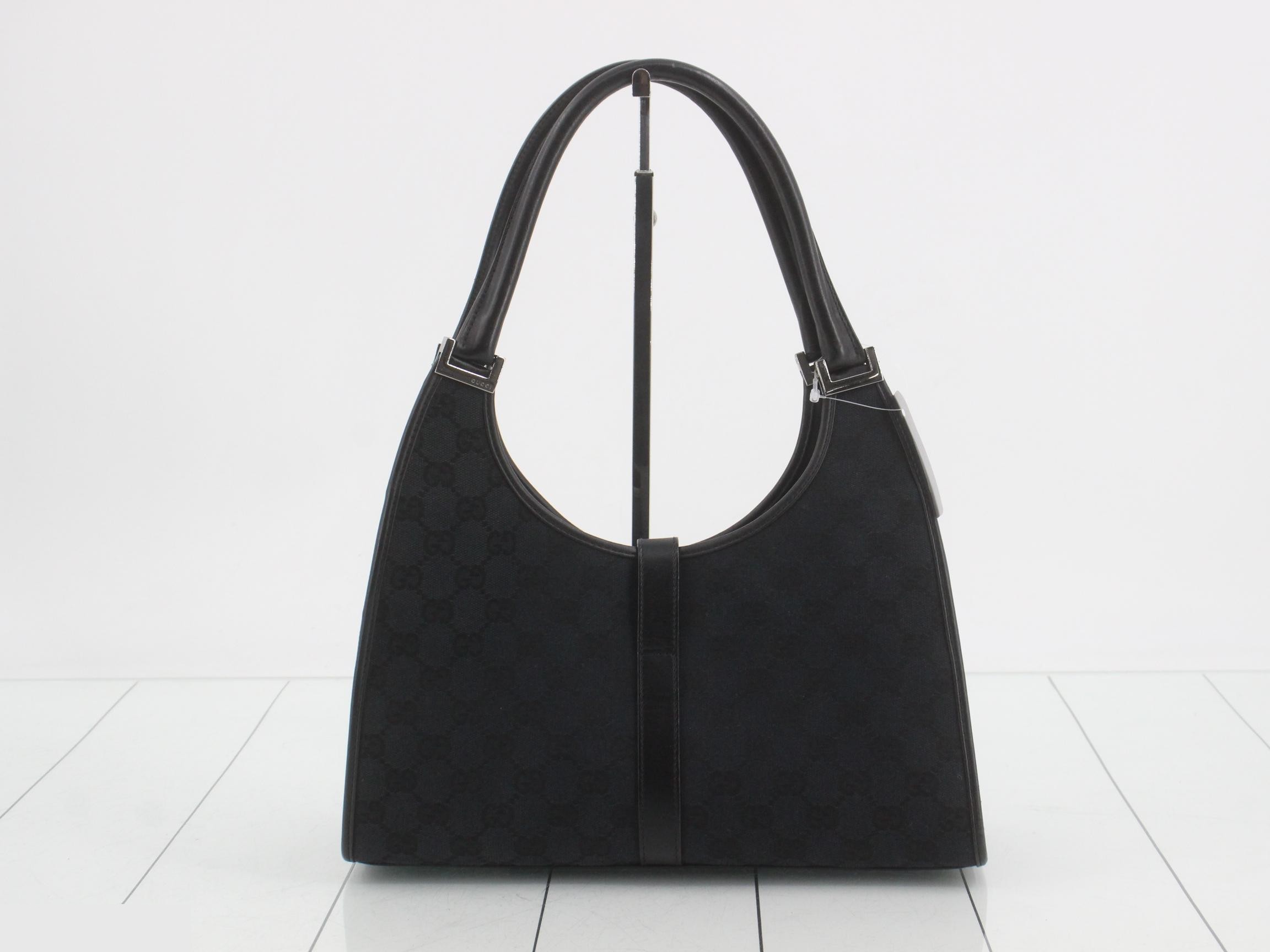 GG Canvas Black Shoulder Bag — view 2