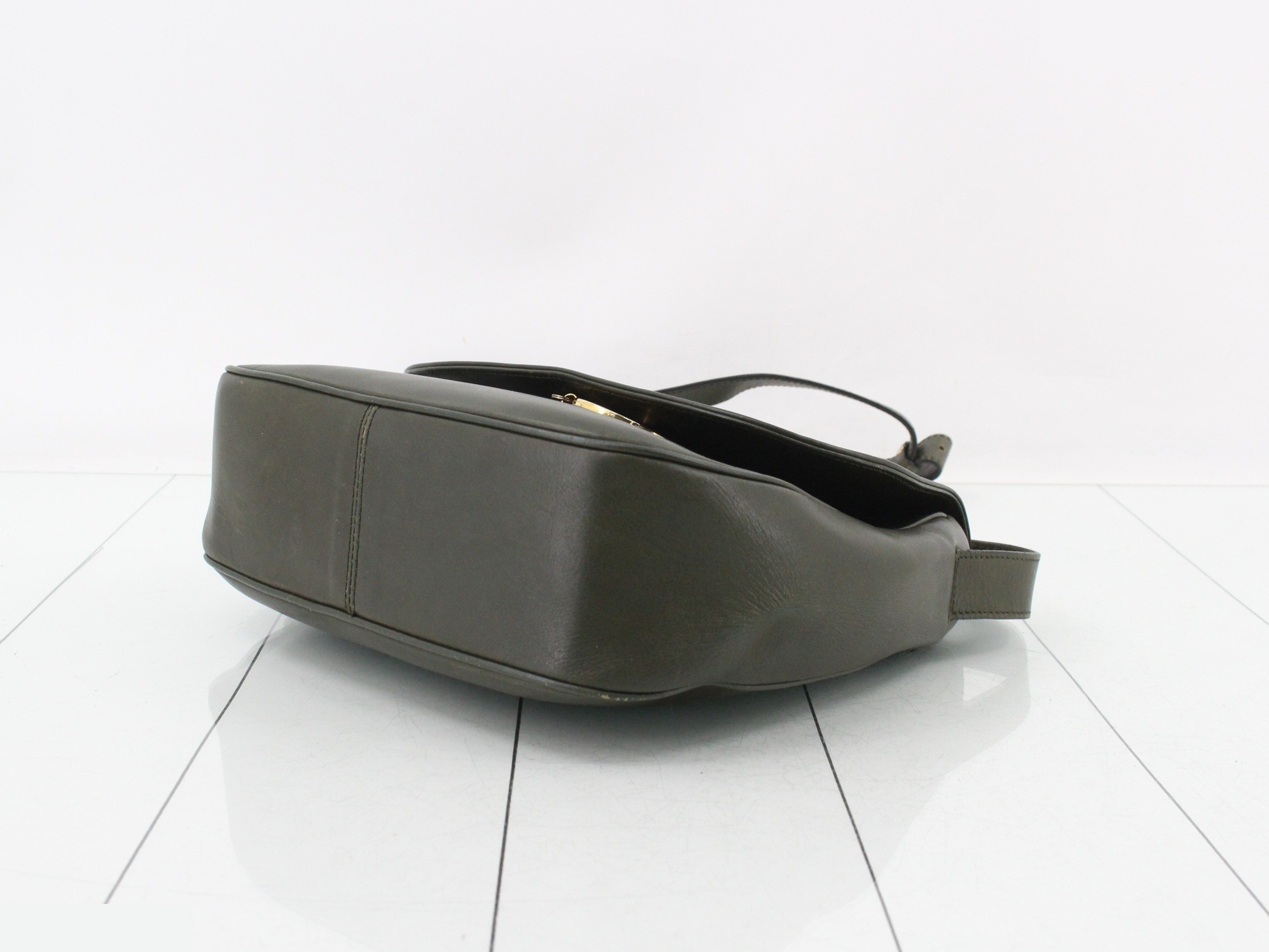 Circle metal fittings, leather — view 6
