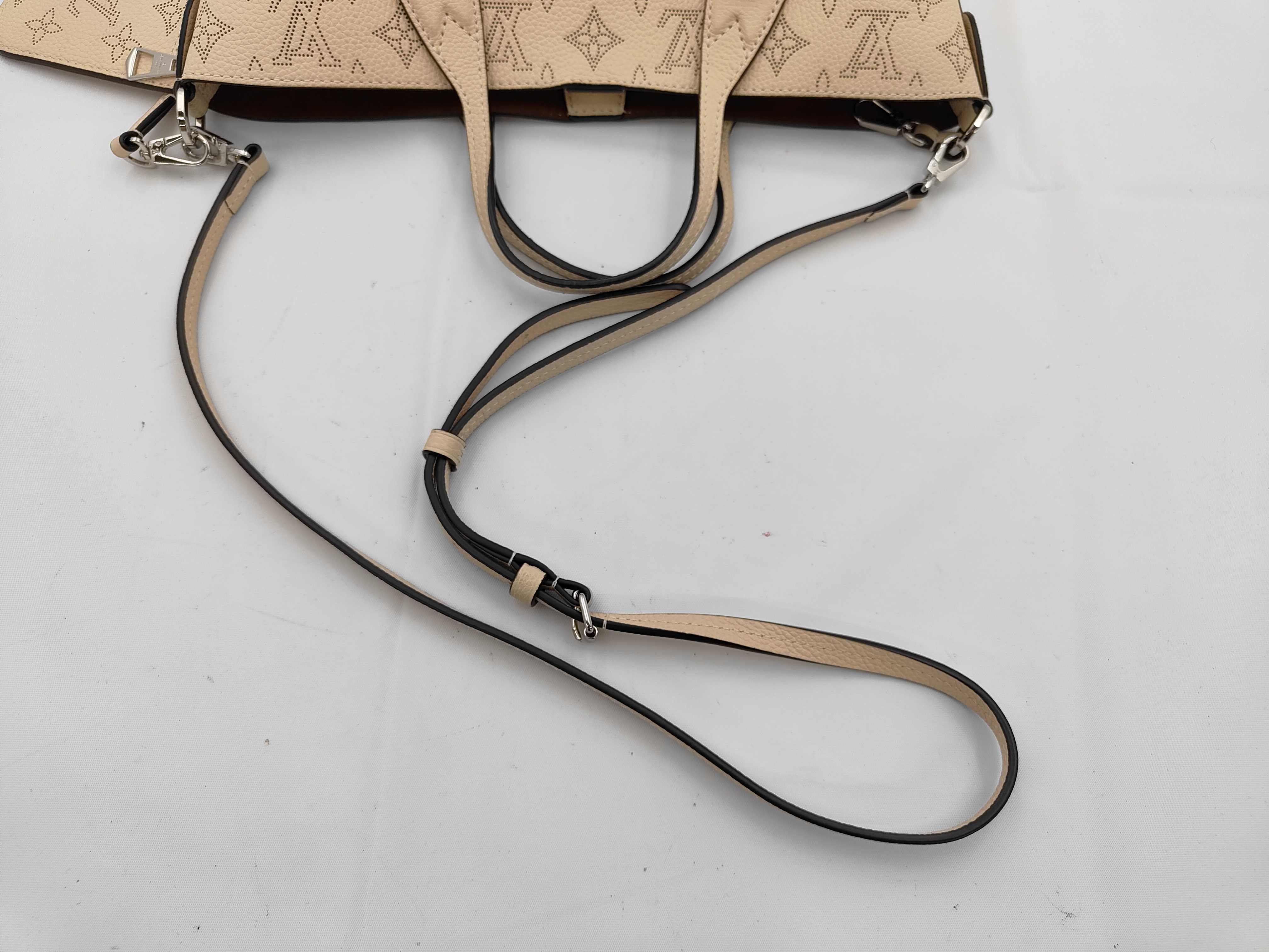 M21909 Blossom PM Mahina Shoulder Bag — view 3