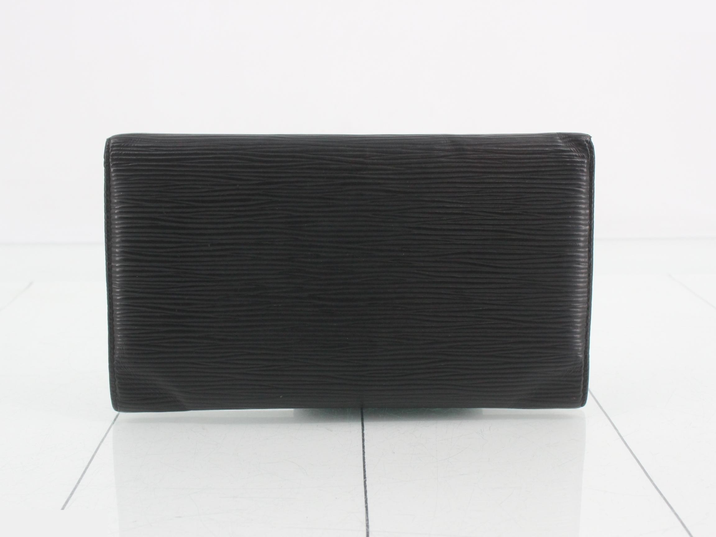 International Long Wallet — view 2