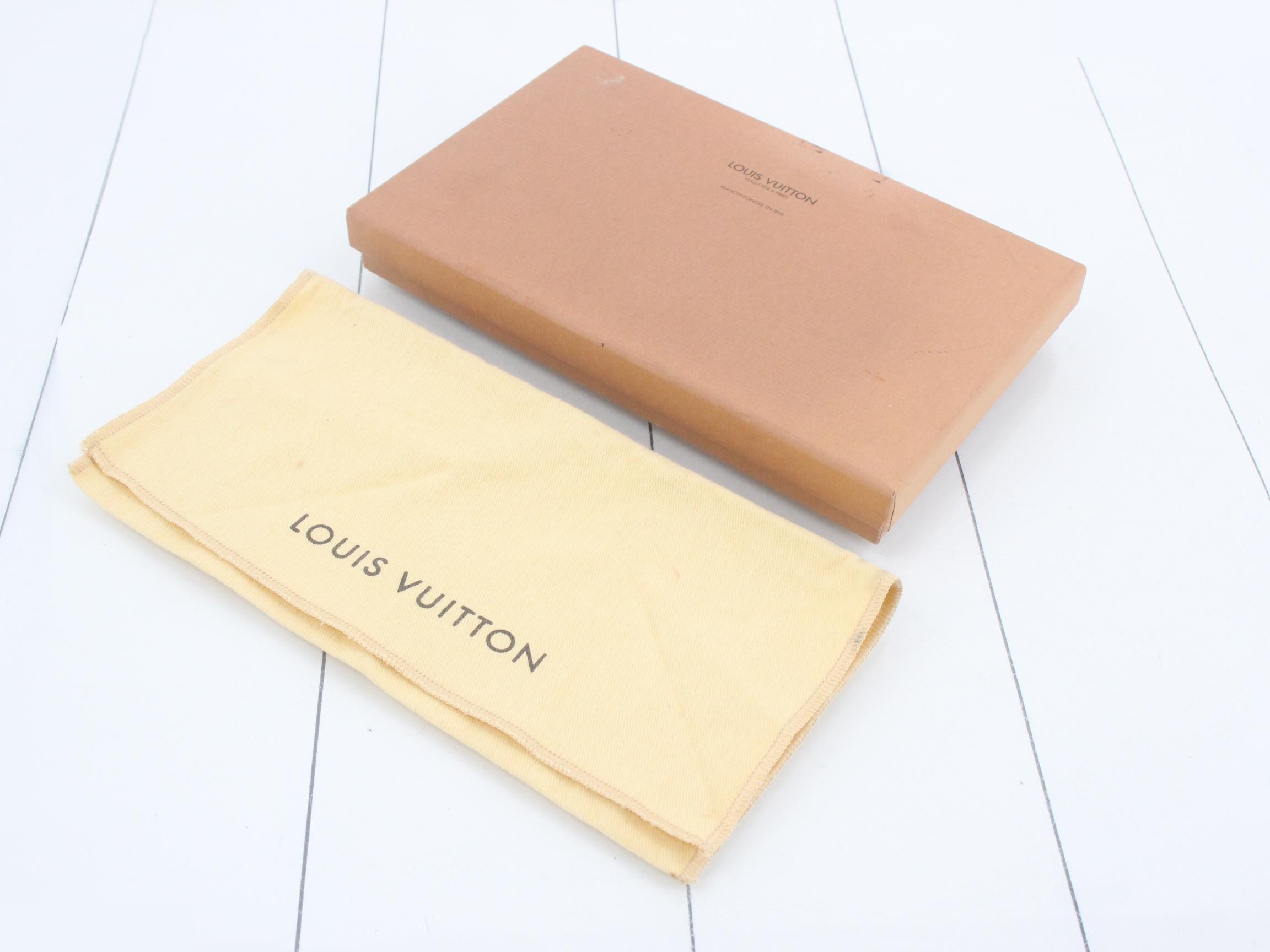 International Long Wallet — view 5