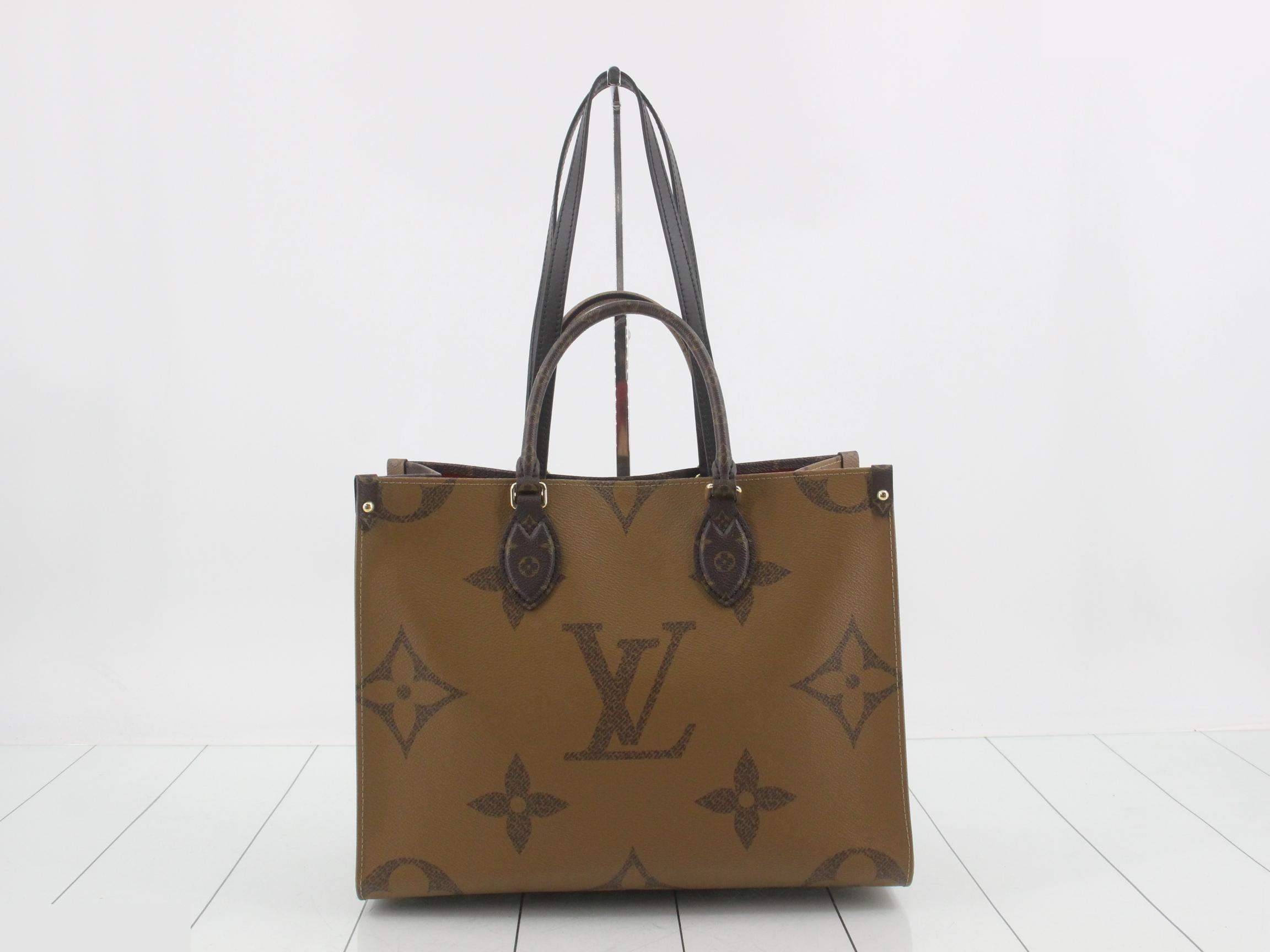 Giant Monogram Reverse OnTheGo MM — view 2