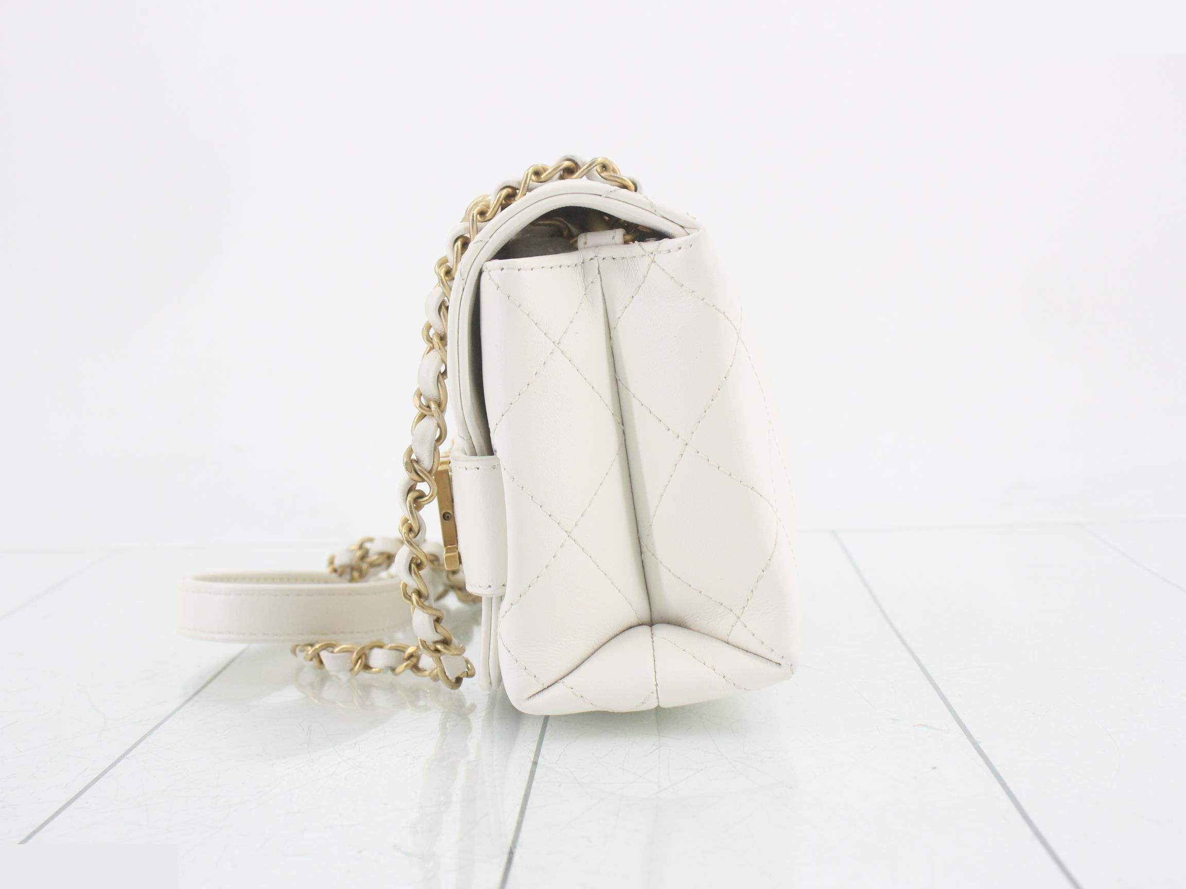 Leather, logo hardware, chain shoulder bag, white — view 3