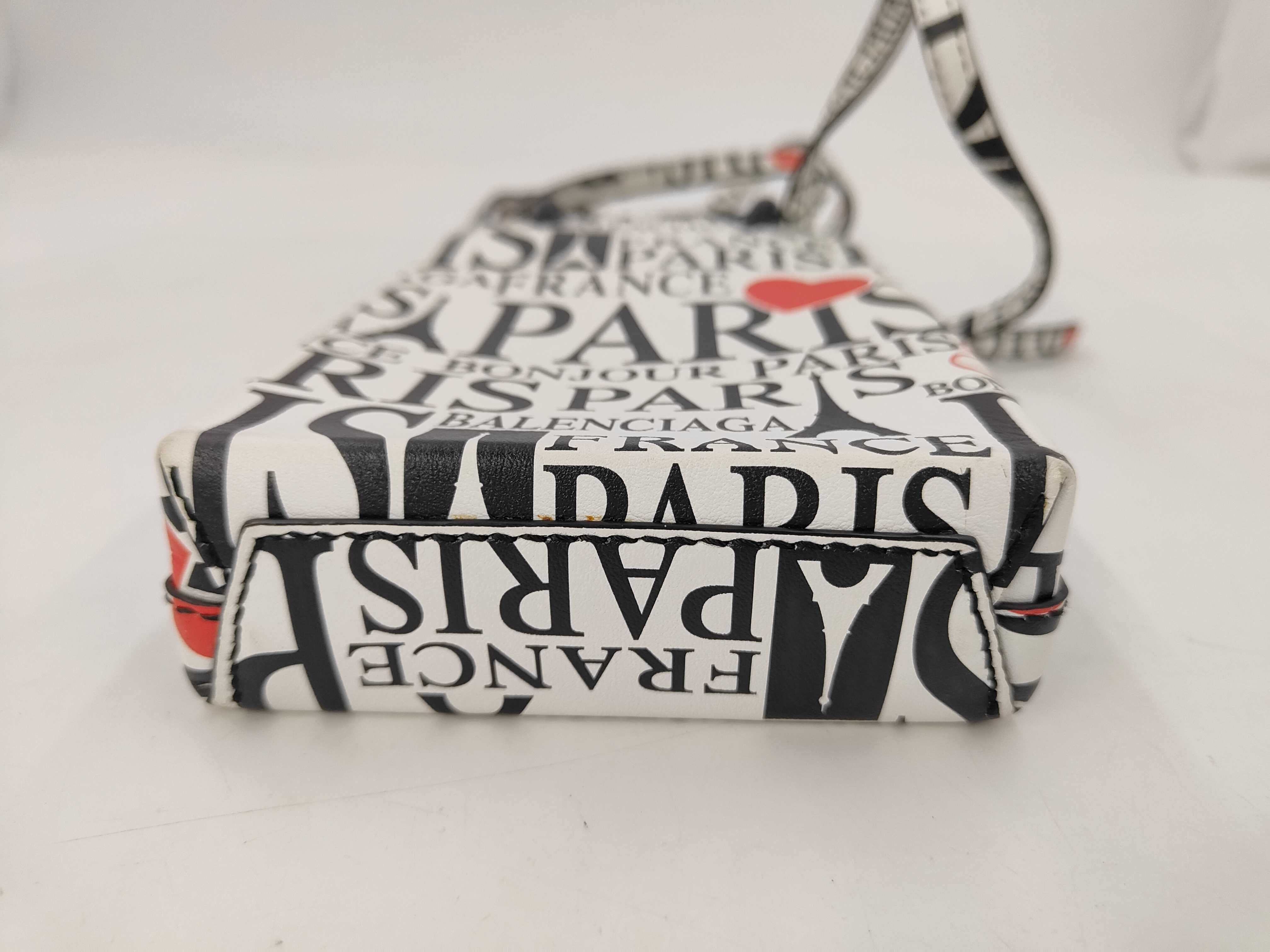 2-way Shoulder Bag Bonjour Paris Handbag Shoulder Bag — view 3