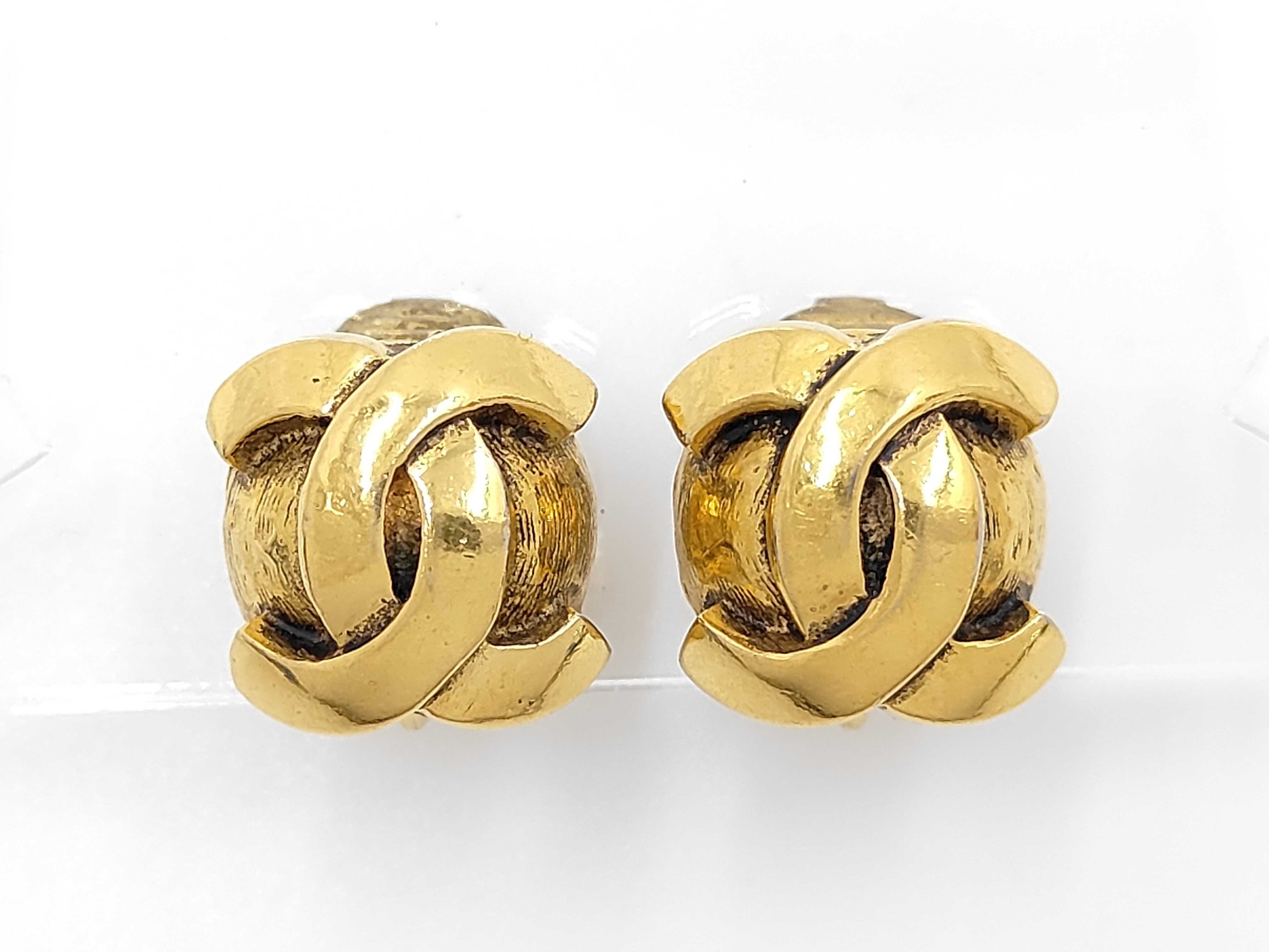 Coco Mark Gold Earrings 209