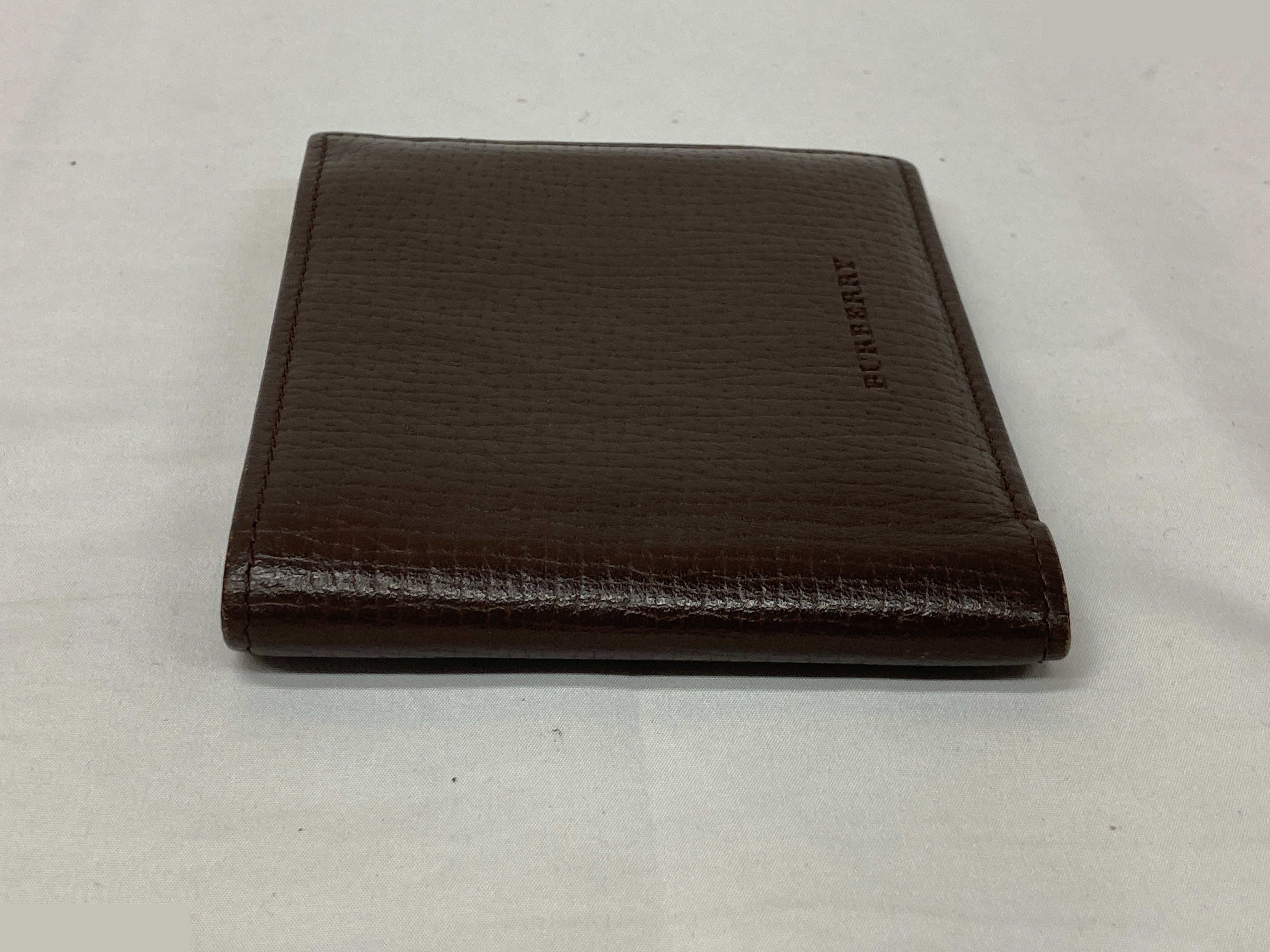 Bi-fold wallet — view 3