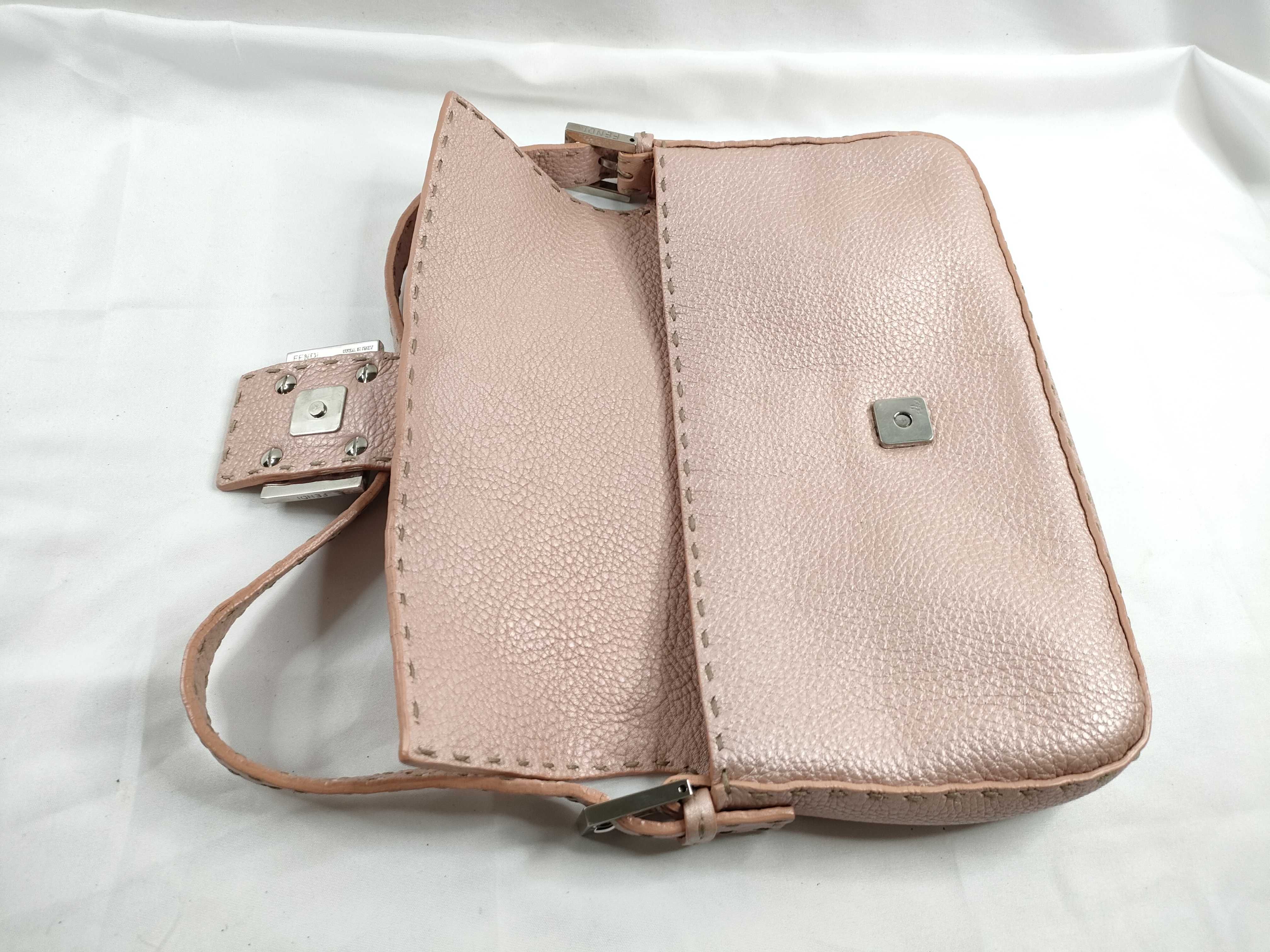 Mamma Fendi Selleria Mamma Bucket Shoulder Bag — view 10