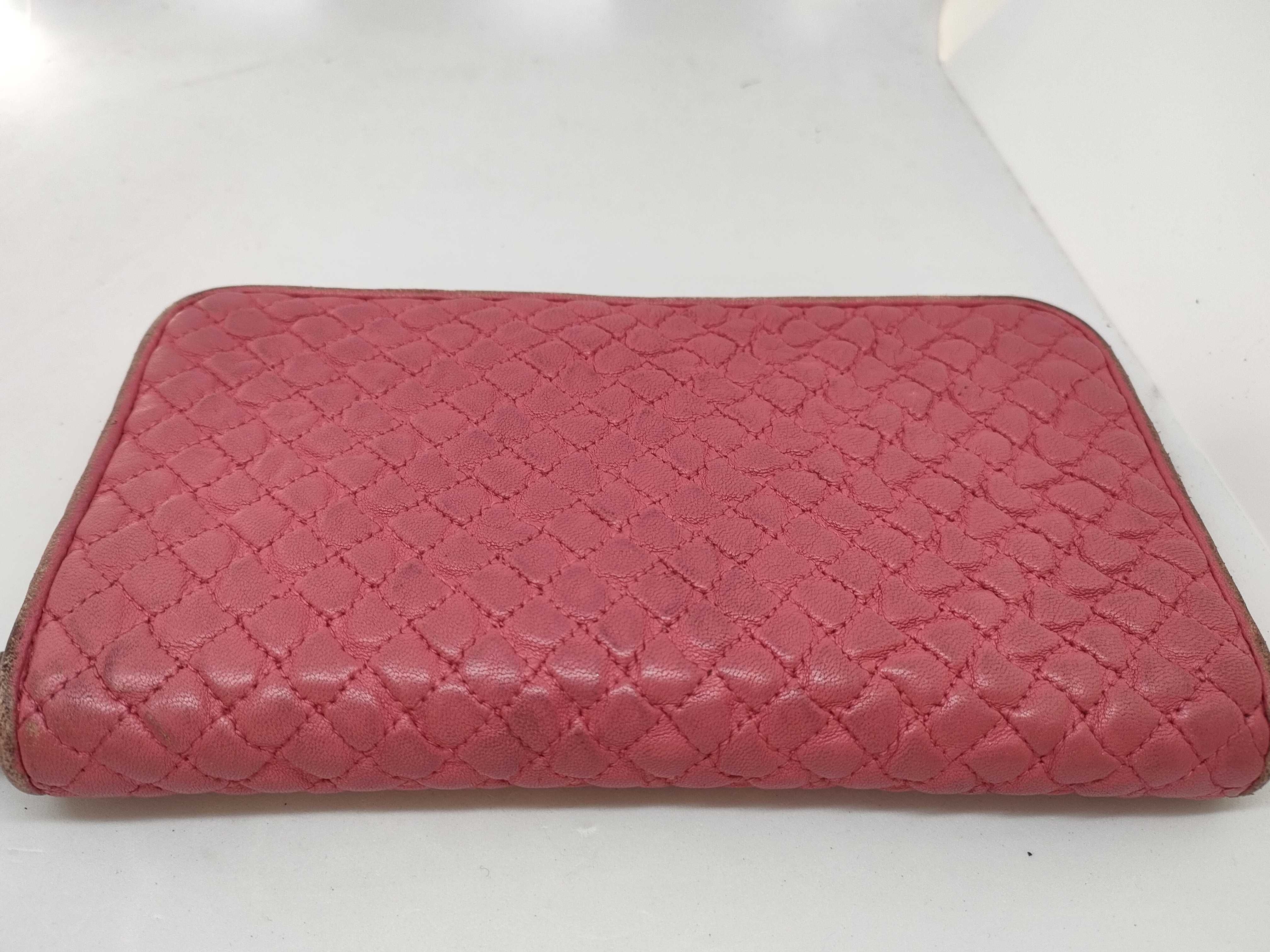 Quilted Pink Round Zip Wallet — view 4