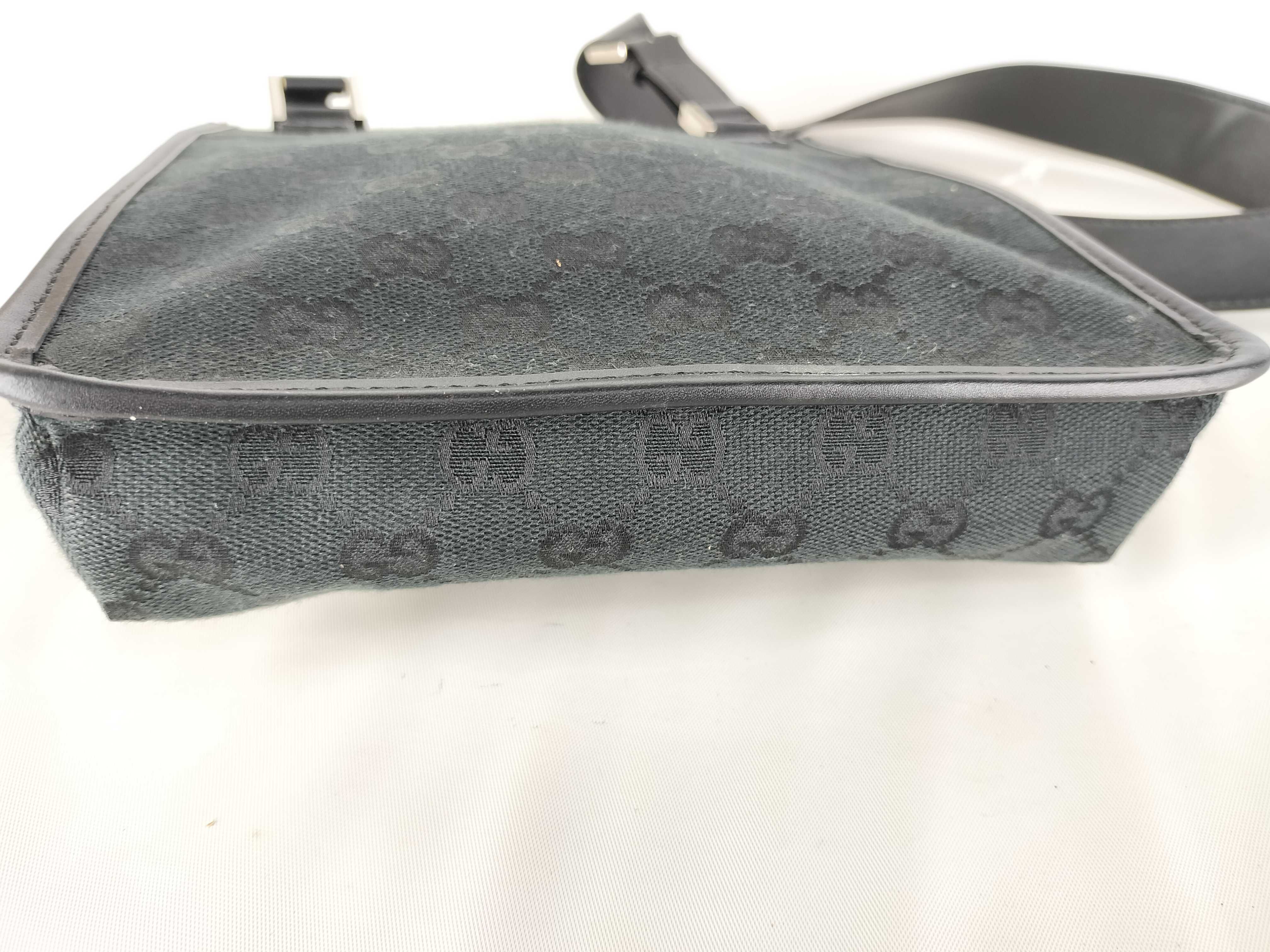 GG Canvas 92562 Shoulder Bag — view 4