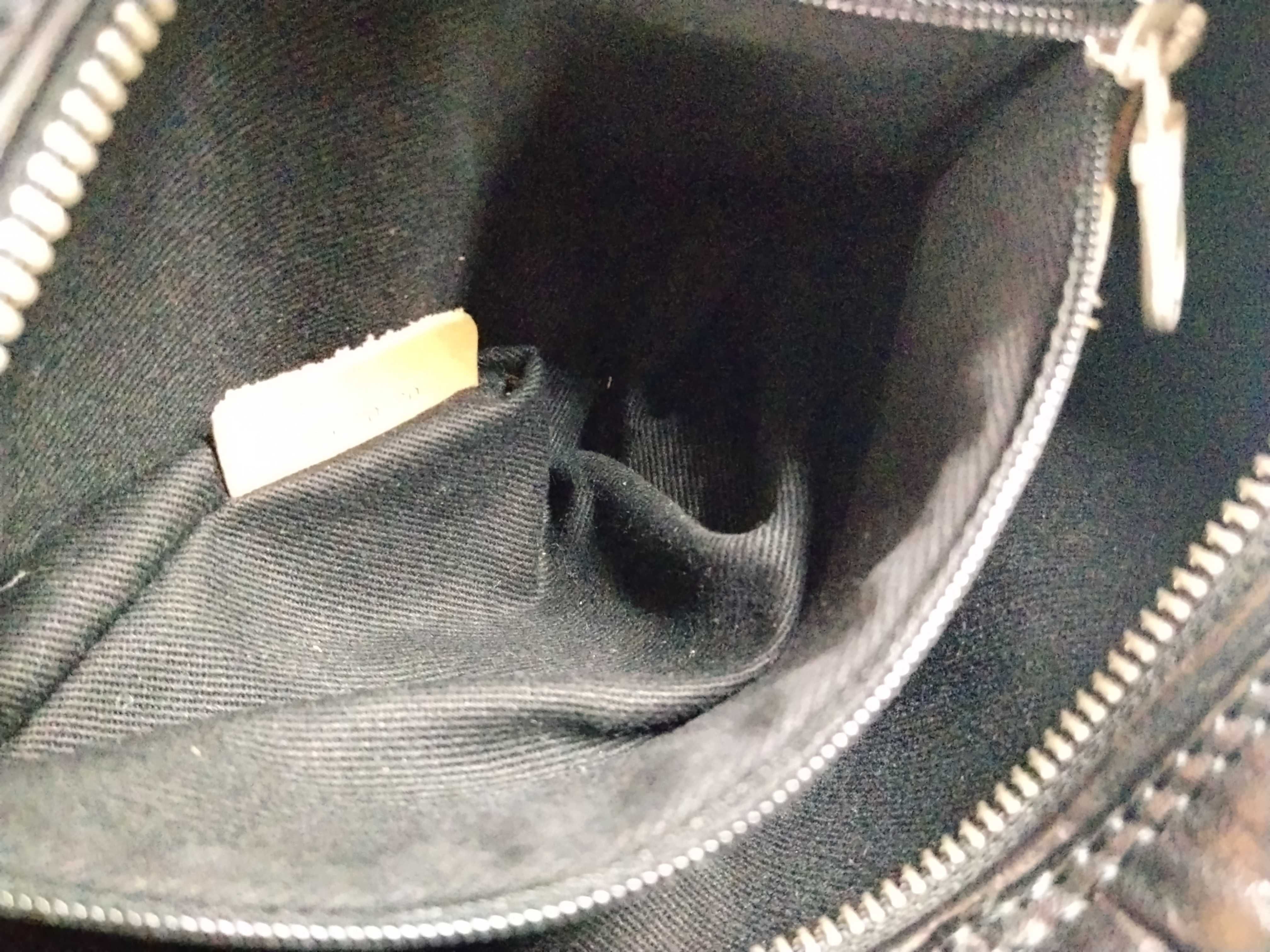 leather one-shoulder bag — view 11