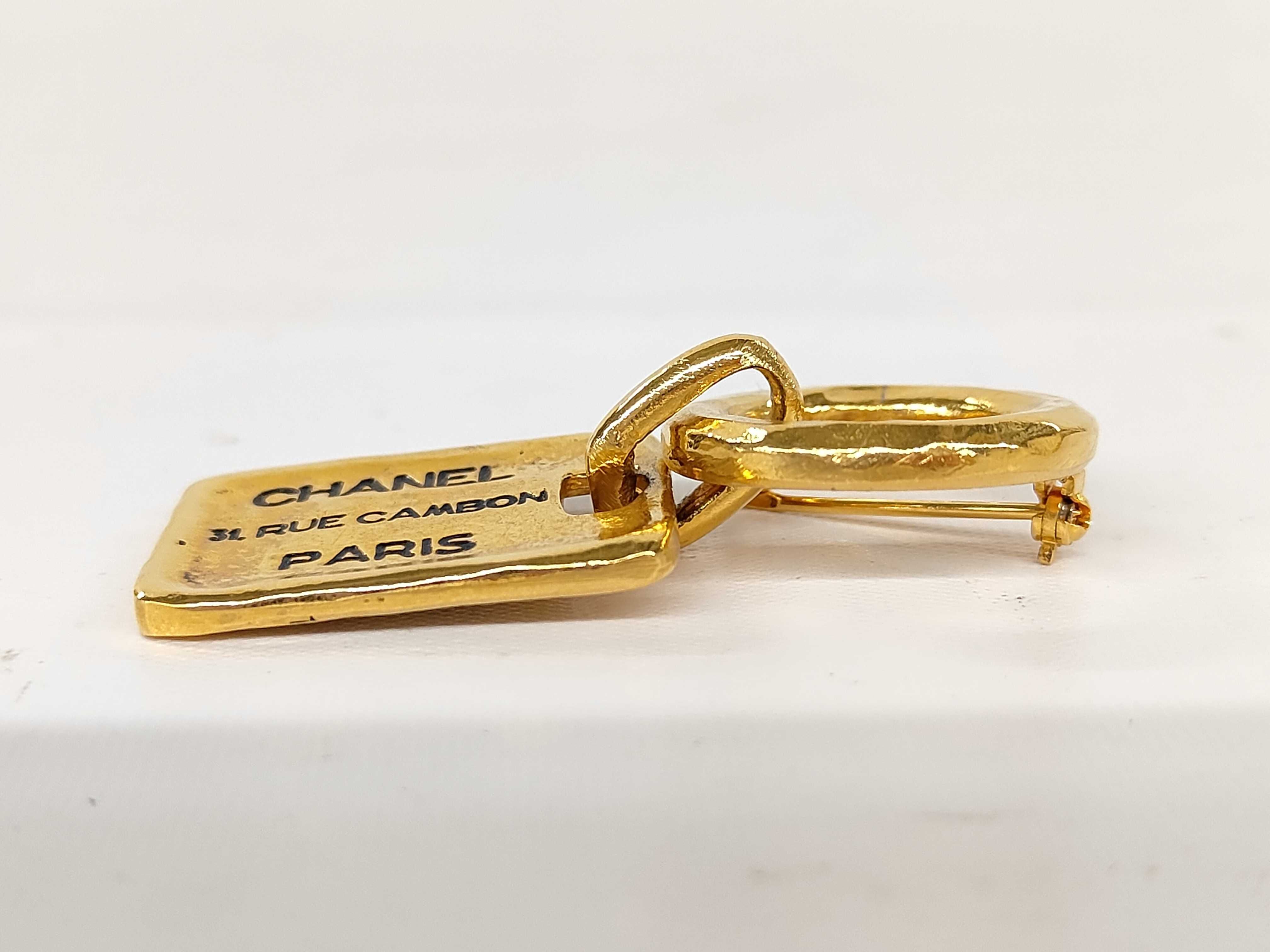 31 Cambon Pendant Top Brooch — view 3