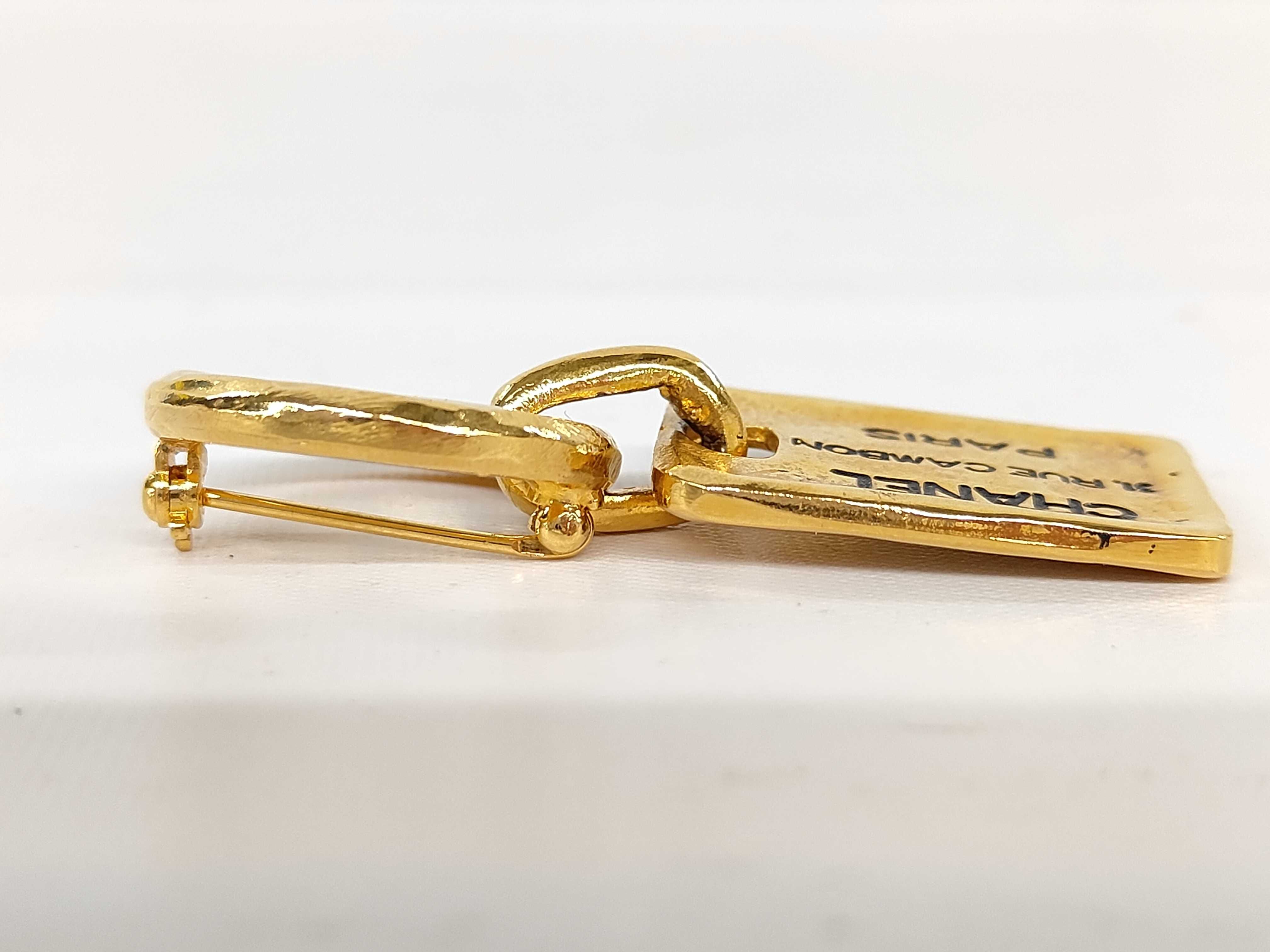 31 Cambon Pendant Top Brooch — view 4