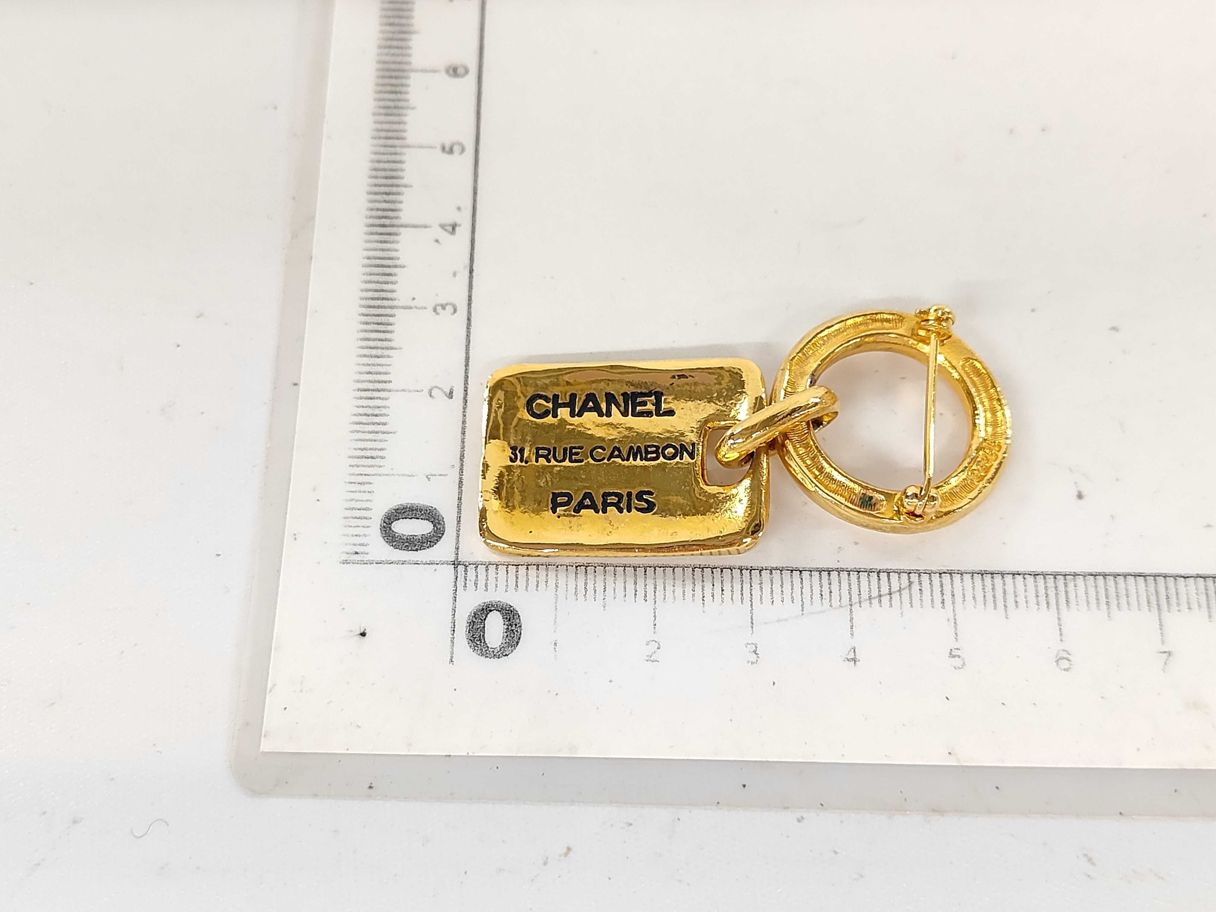 31 Cambon Pendant Top Brooch — view 7