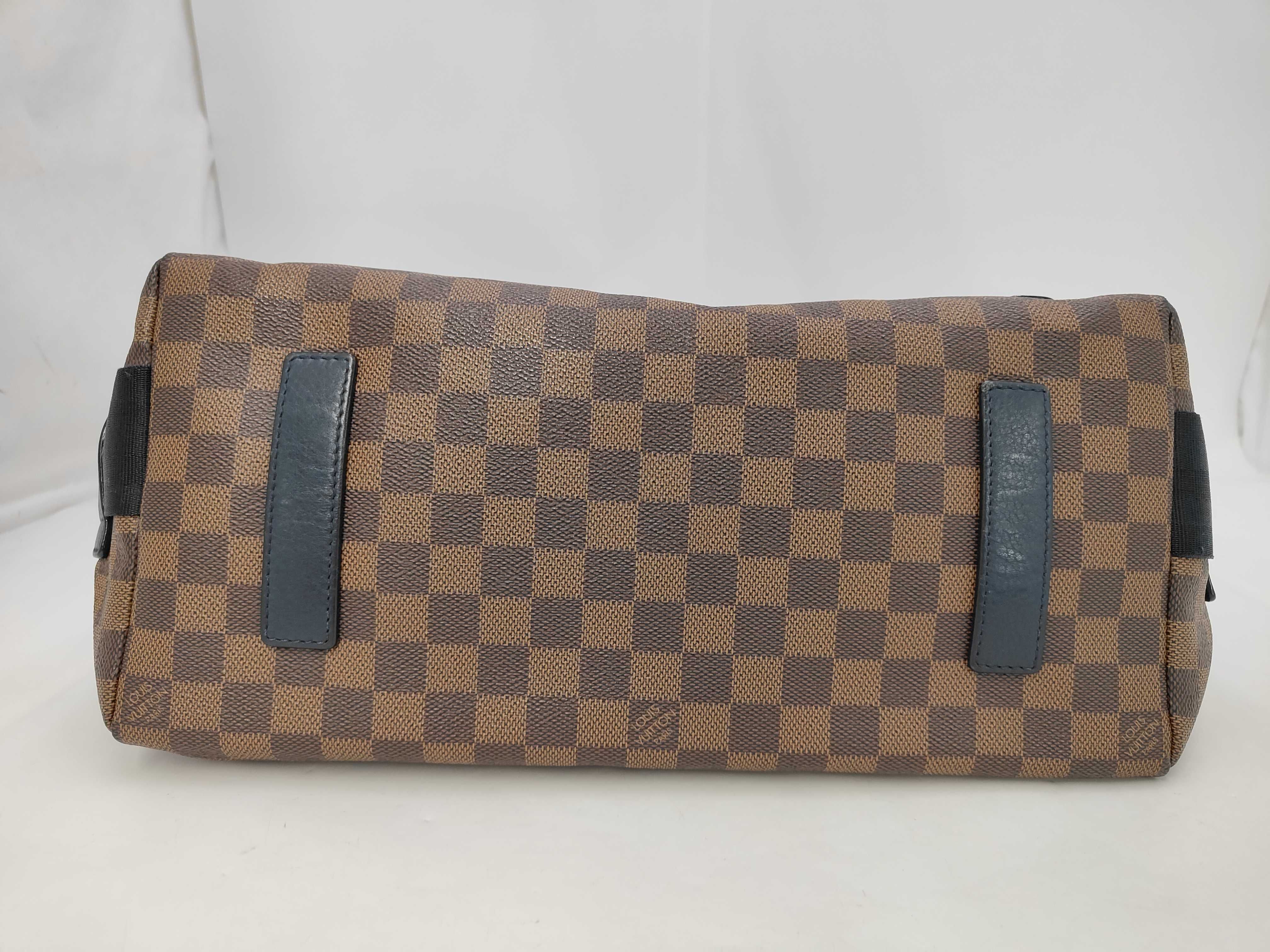 Damier Buzas Shoulder Bag — view 3