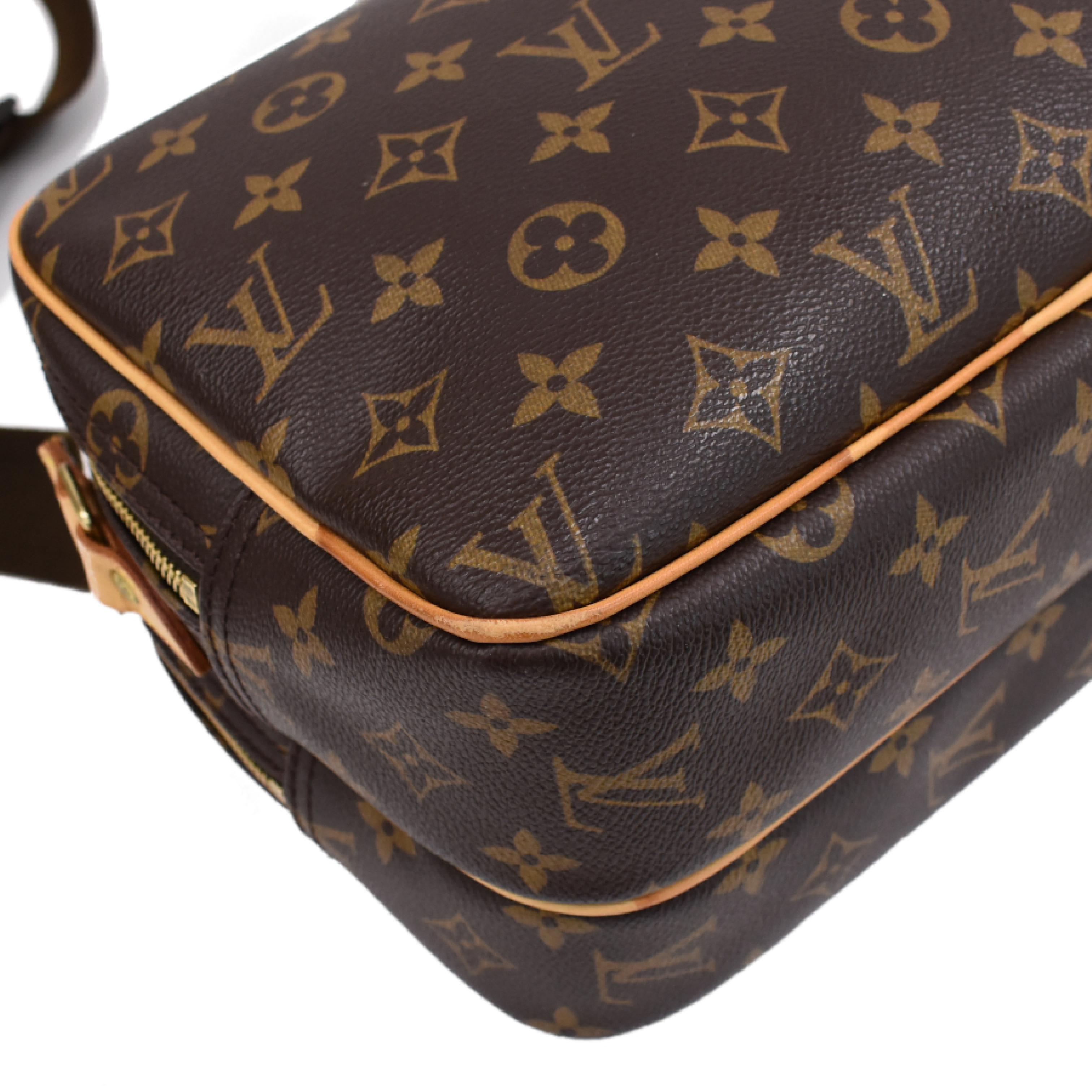 LV Reporter Shoulder Bag — view 4