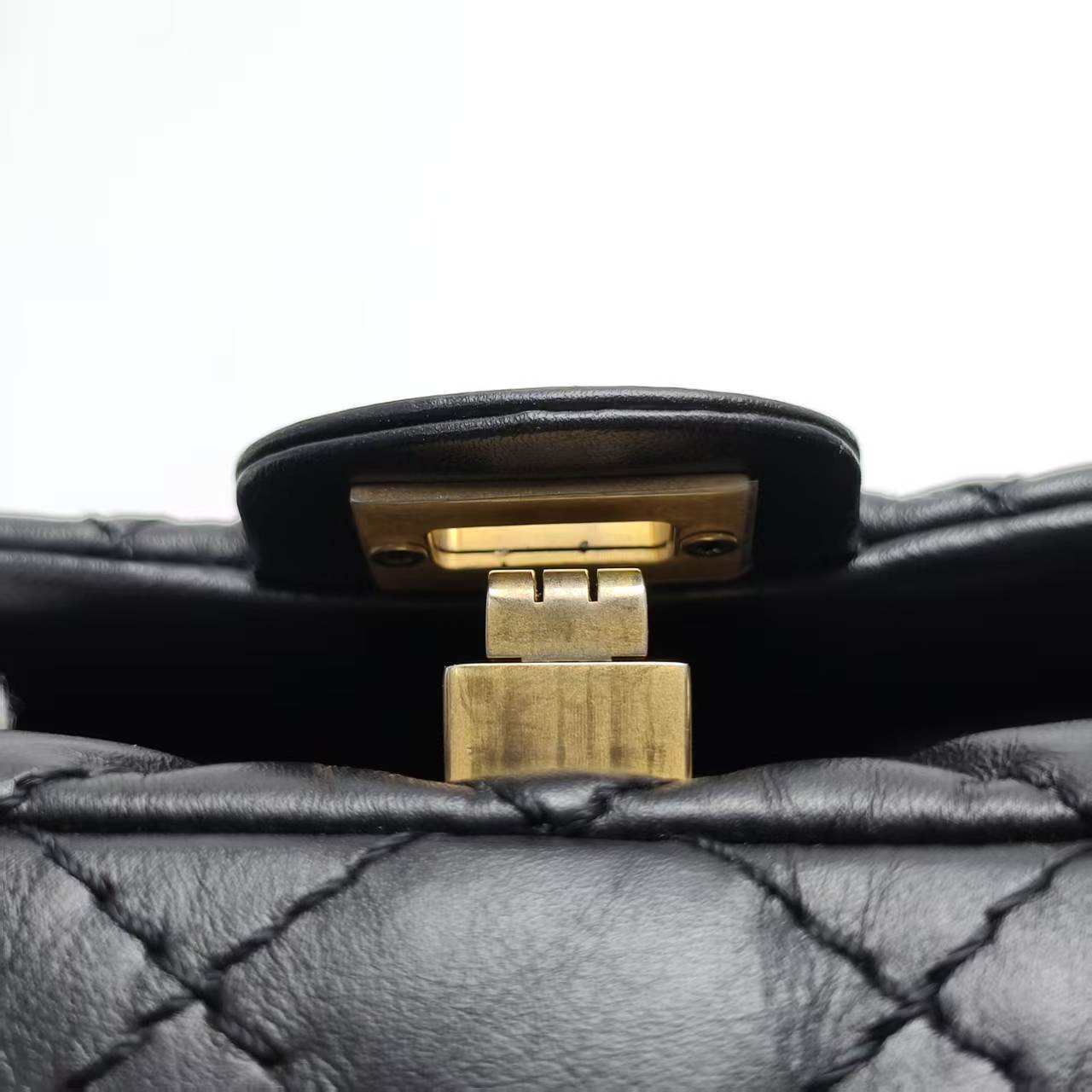 【*Shipped from: China*】CHANEL 2.55 Leather Waist Bag 26307470 — view 11