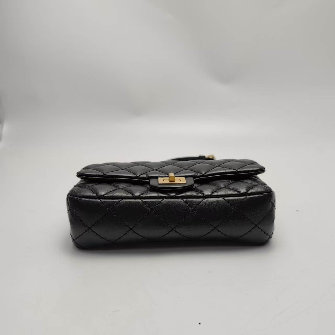 【*Shipped from: China*】CHANEL 2.55 Leather Waist Bag 26307470 — view 6