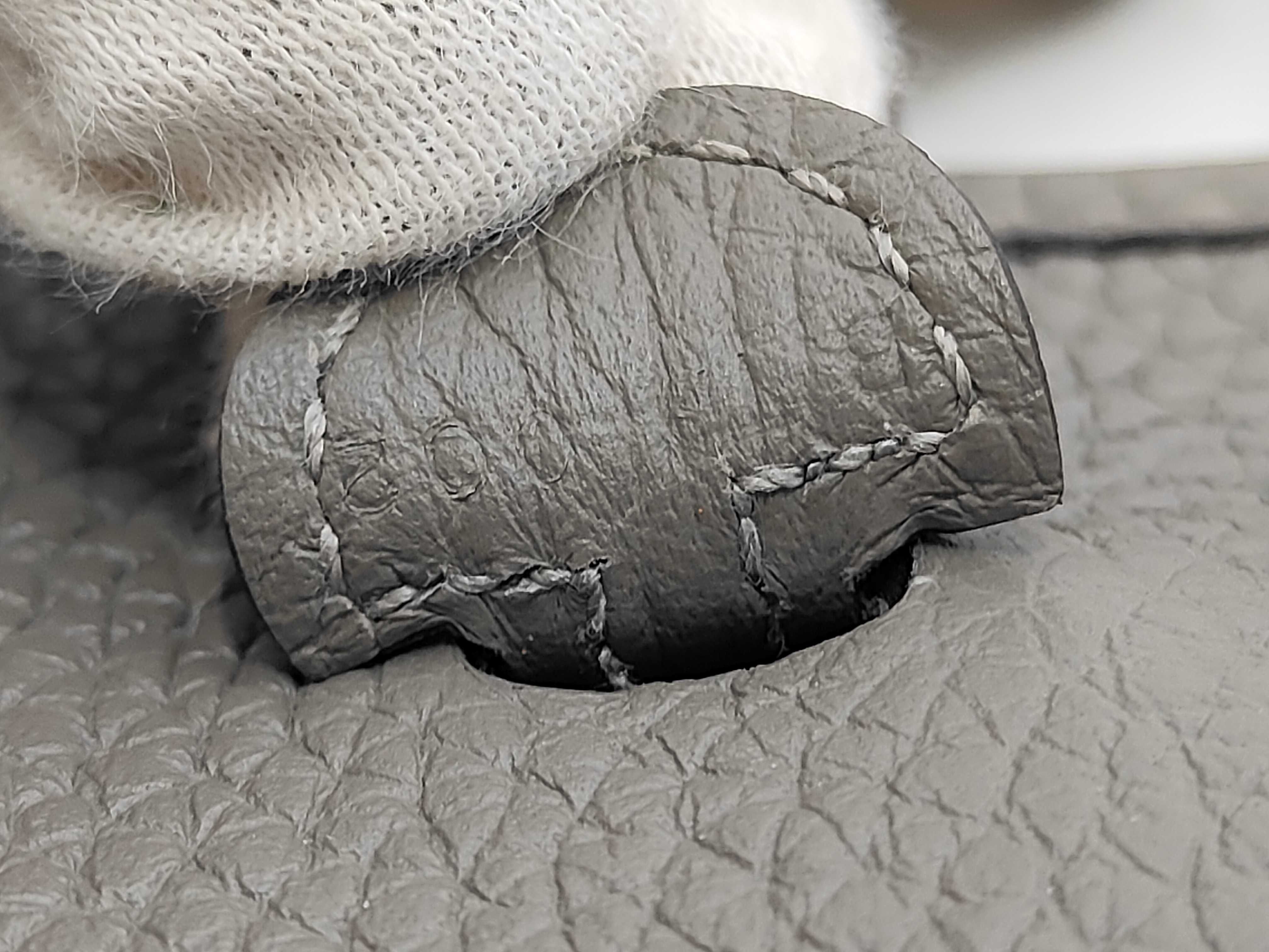 Evelyne Grey B Shoulder Bag — view 11