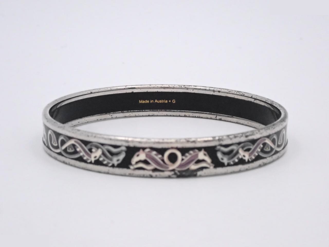 Stainless steel bangle, wrist circumference approximately 20 cm — view 2