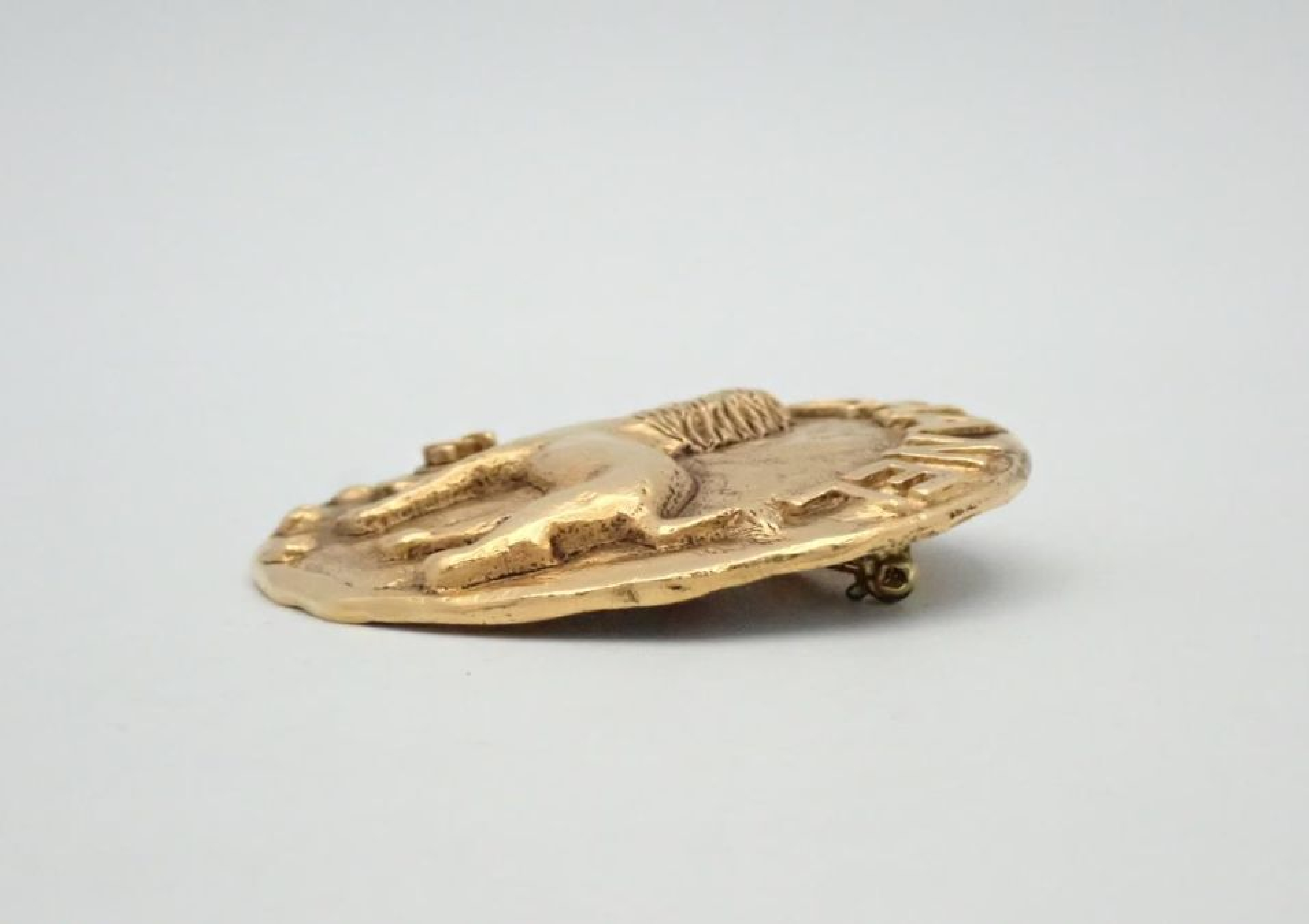 Lion Gold Brooch (with comments) — view 2