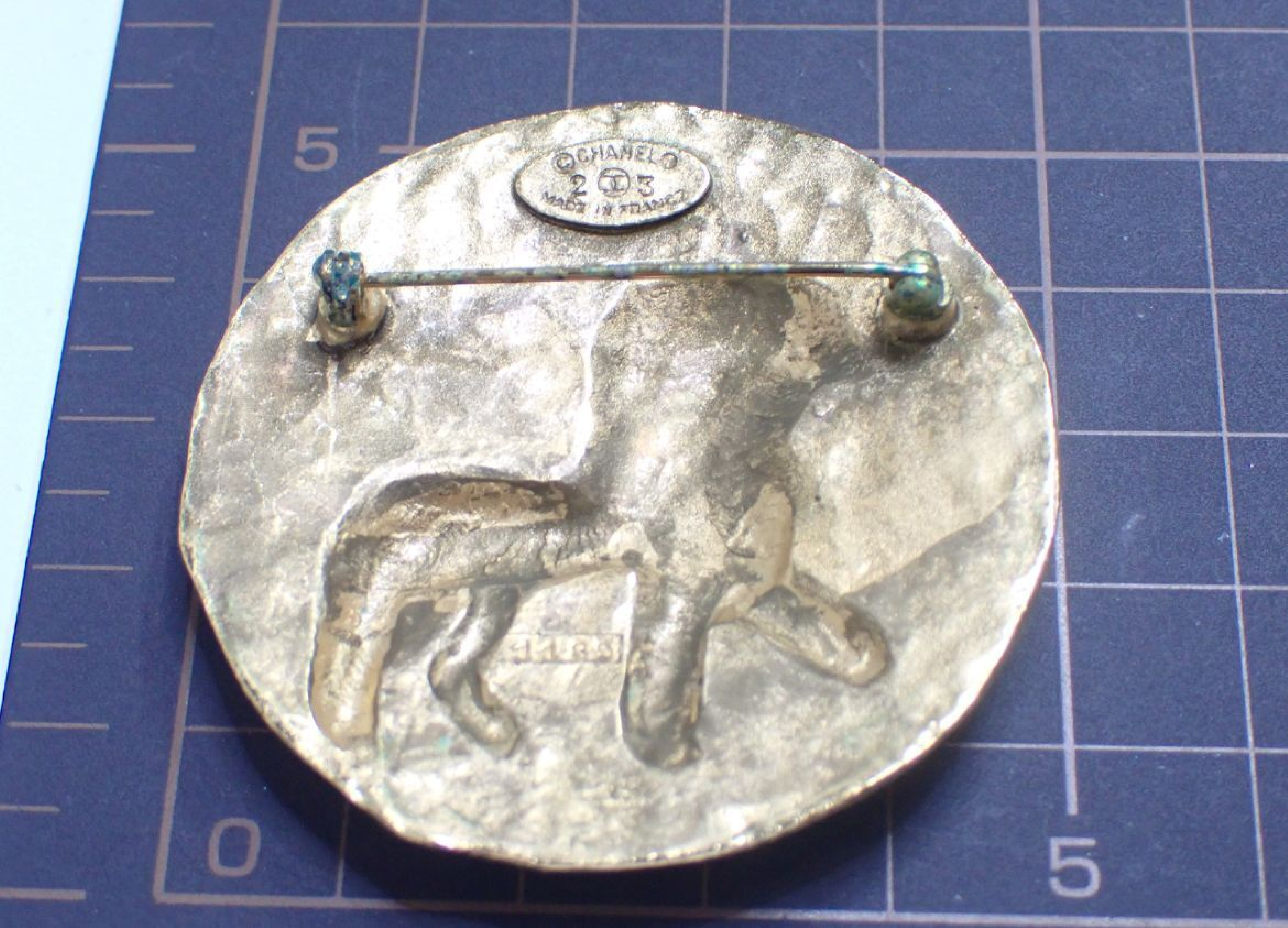 Lion Gold Brooch (with comments) — view 4