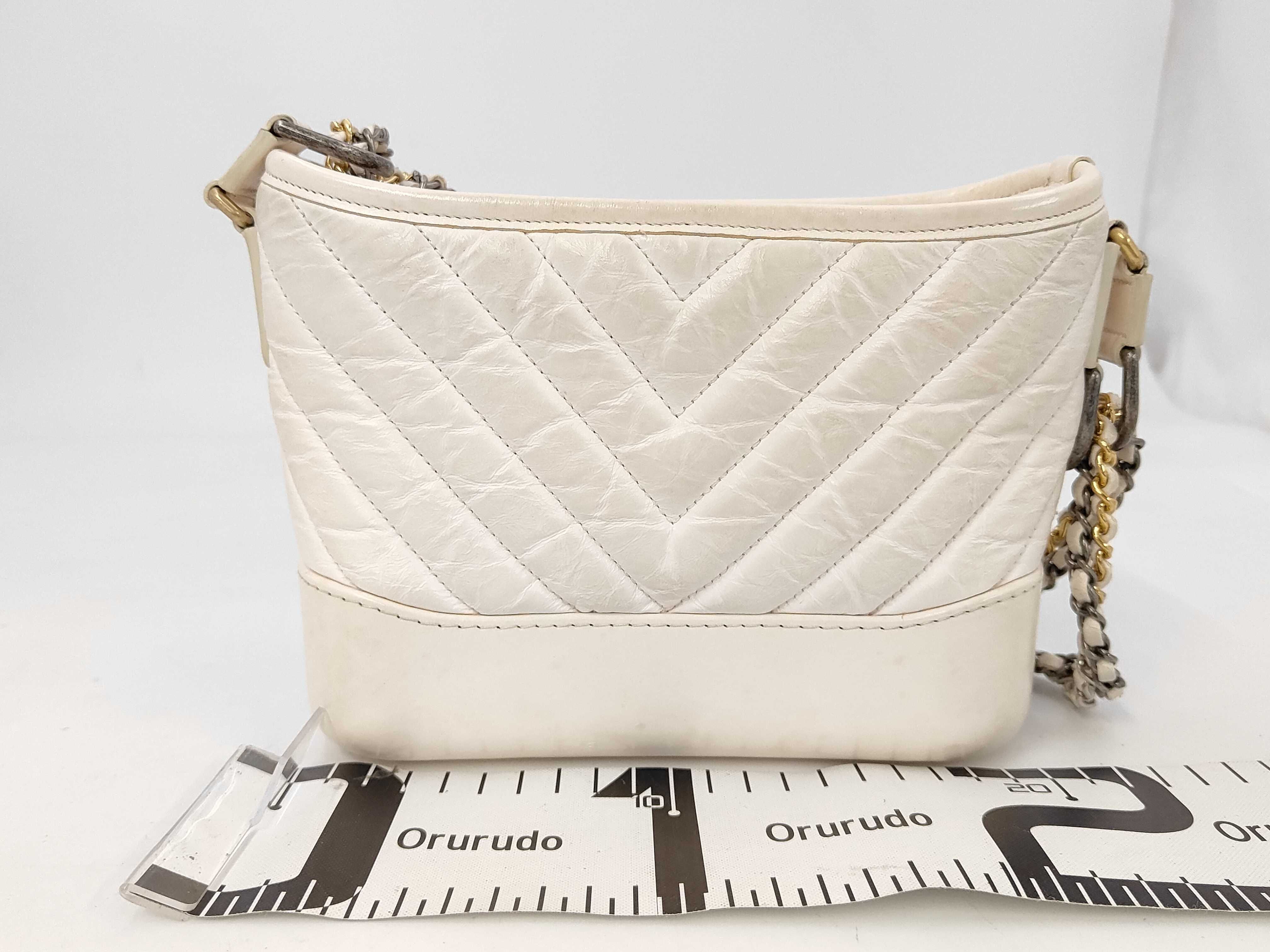 Gabrielle de Small, serial number 29, calfskin, white, gold and silver hardware, shoulder bag — view 2