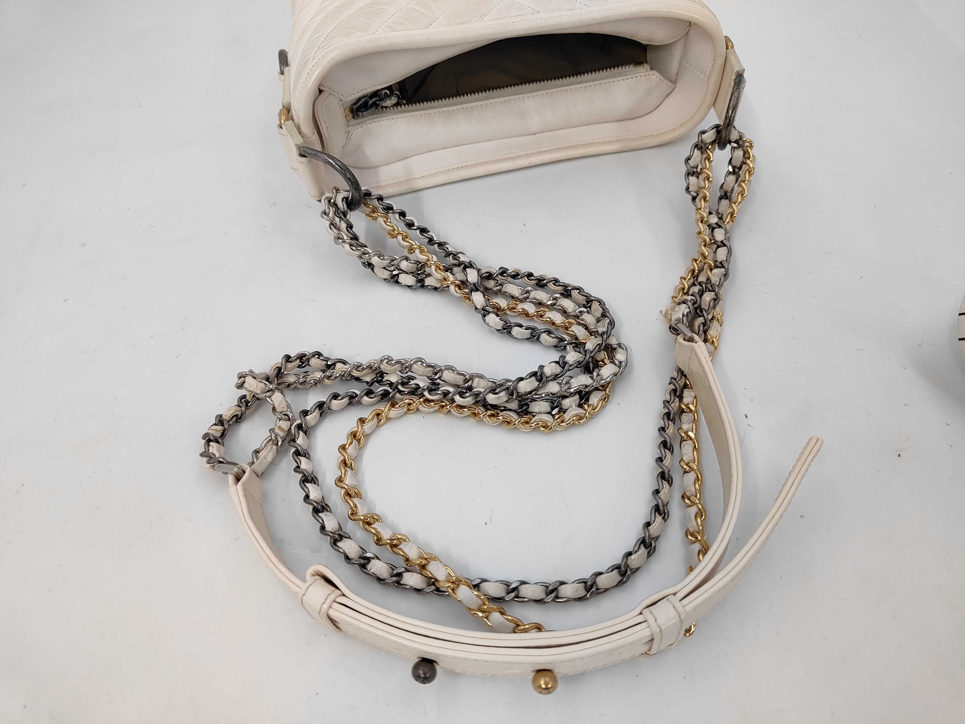 Gabrielle de Small, serial number 29, calfskin, white, gold and silver hardware, shoulder bag — view 5