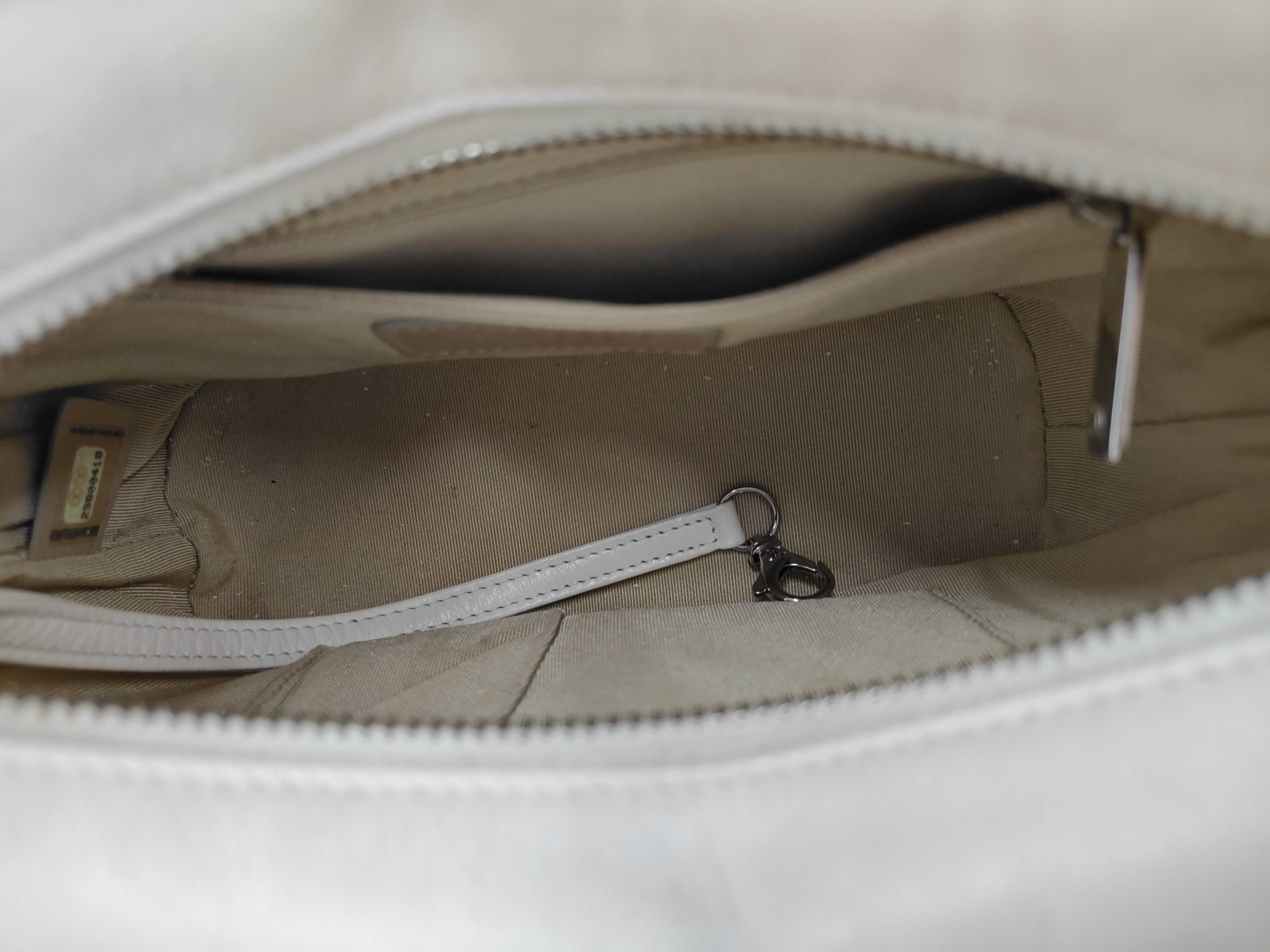Gabrielle de Small, serial number 29, calfskin, white, gold and silver hardware, shoulder bag — view 8