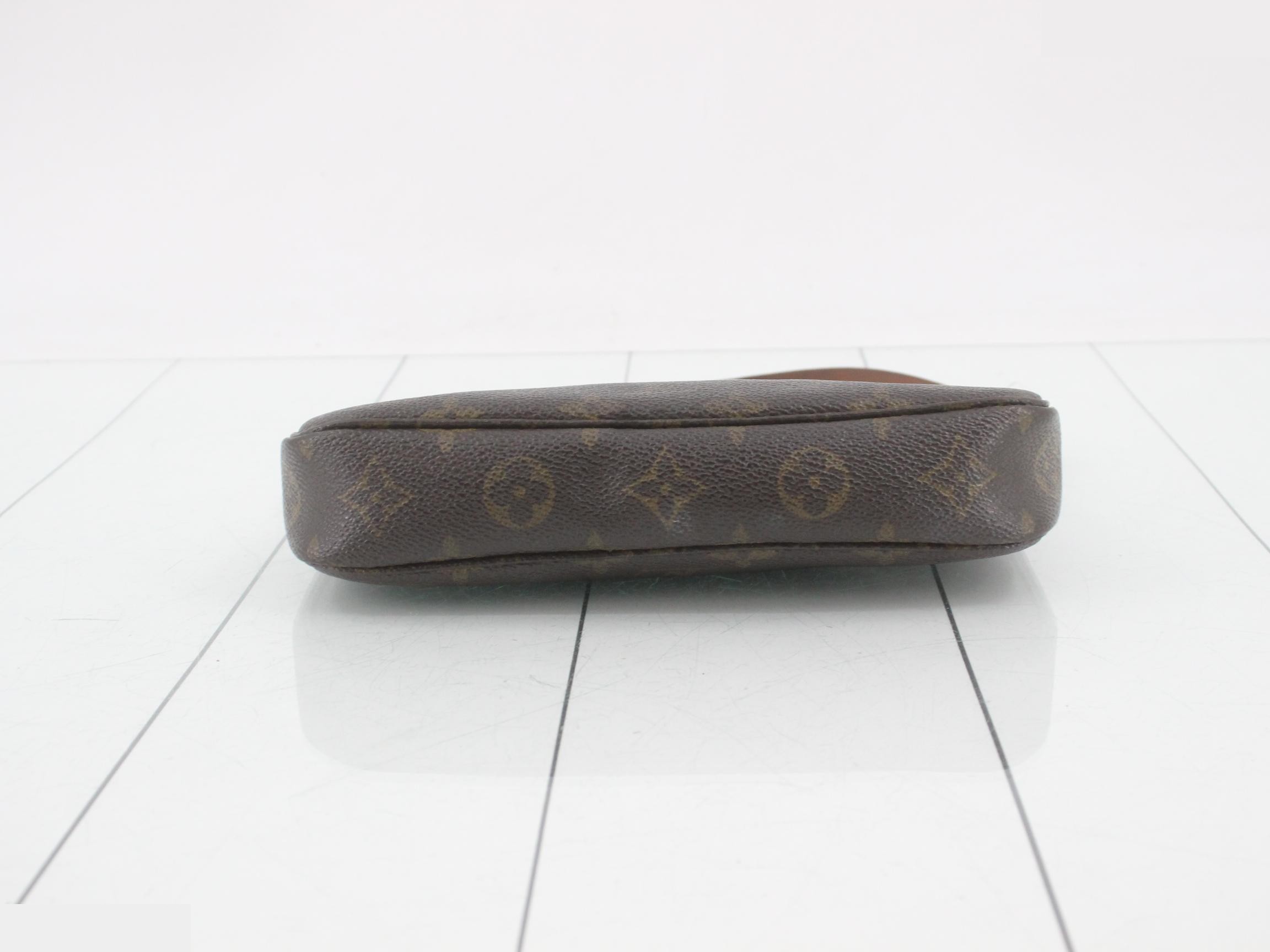 pouch — view 3