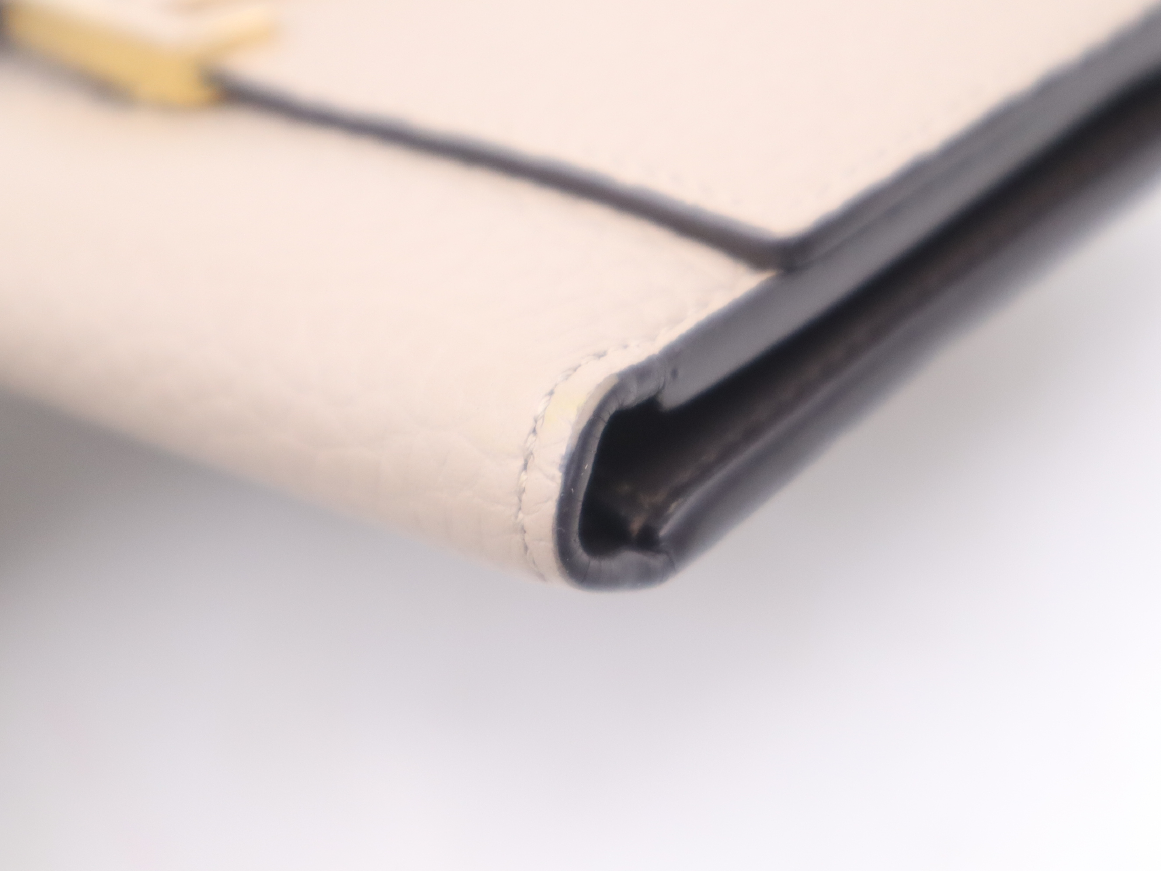 M62159 Taurillon Leather Portefeuille Capucines Compact Beige Wallet — view 7