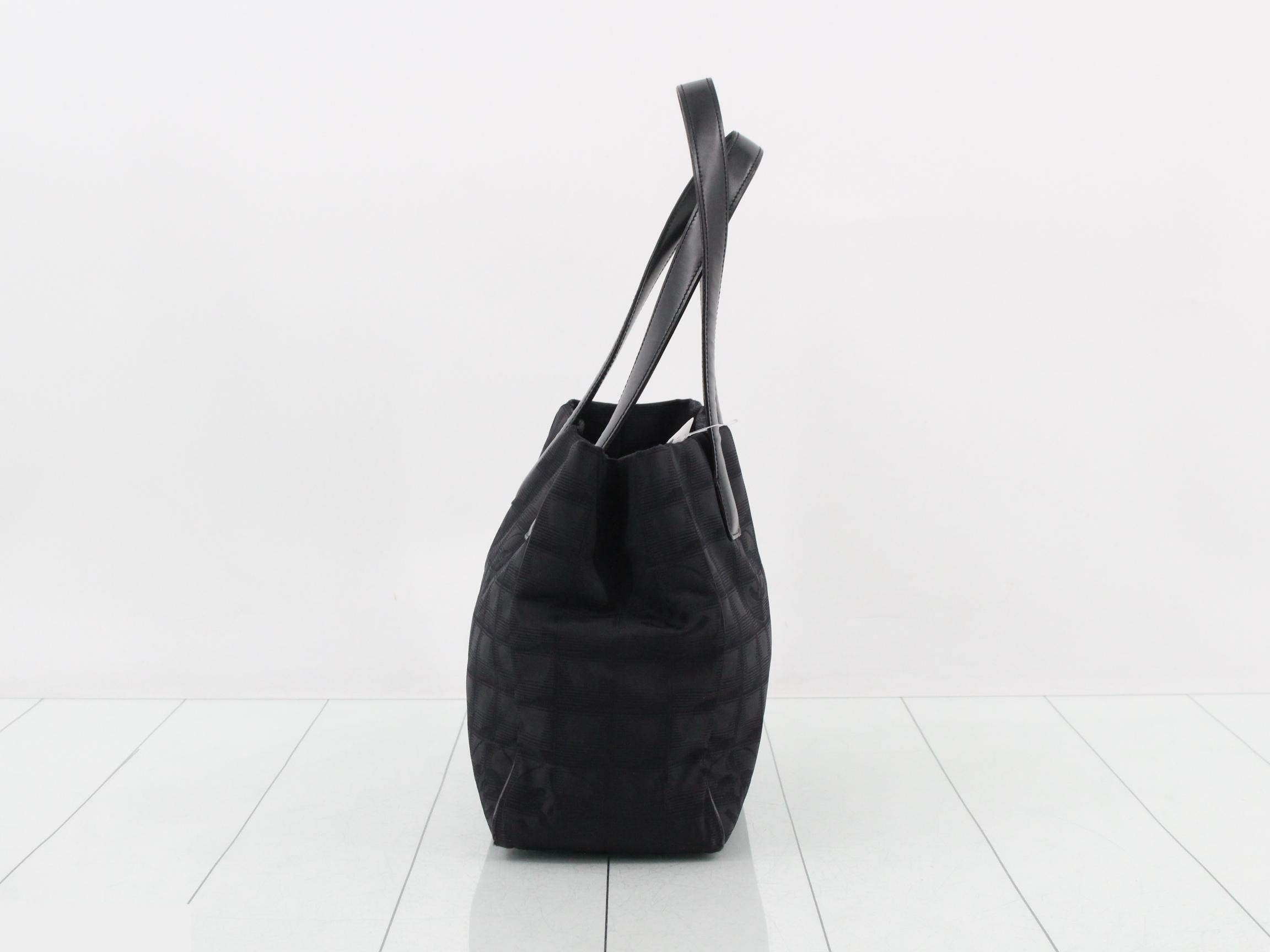 New Travel Line Tote Bag, Black — view 3