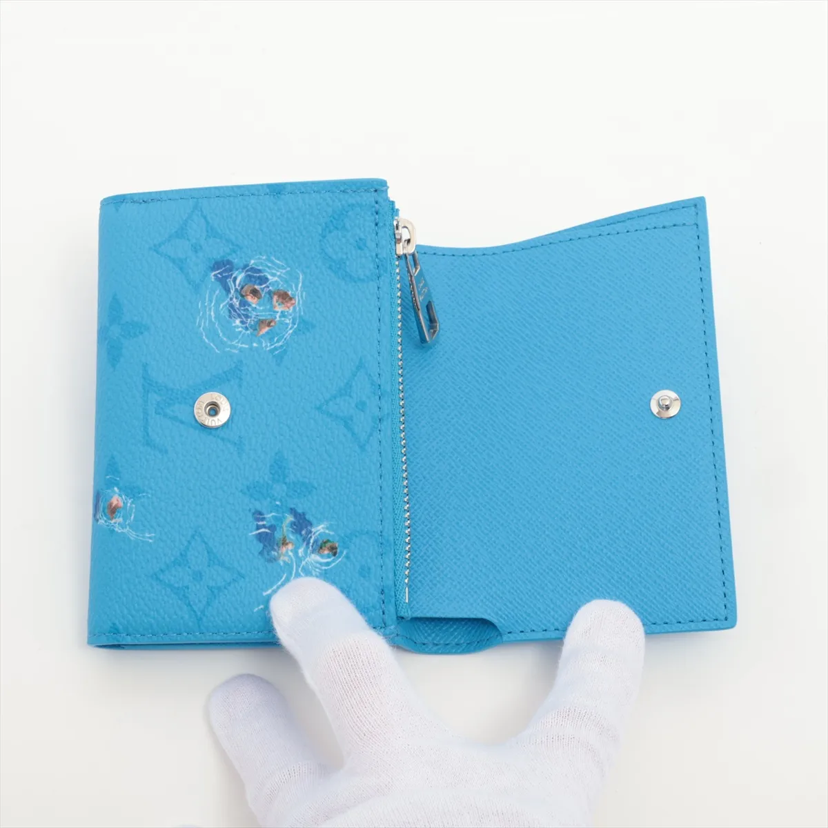 Monogram Canvas Victor Wallet - Blue Compact Wallet (RFID detected) — view 3