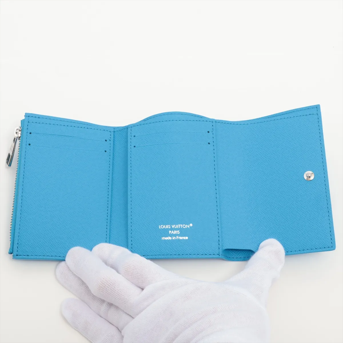 Monogram Canvas Victor Wallet - Blue Compact Wallet (RFID detected) — view 4