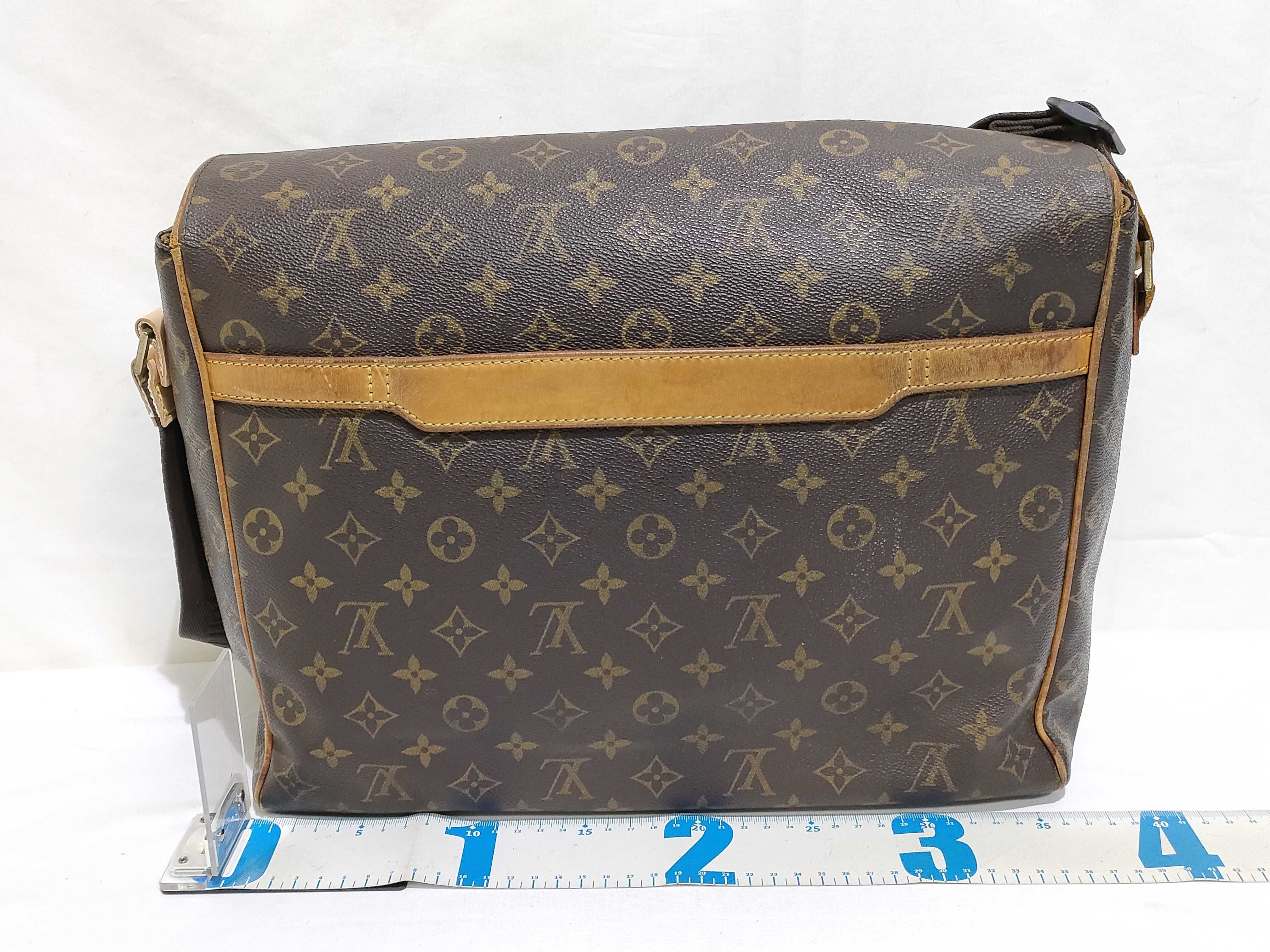 Monogram Louis Vuitton Brown Monogram M45257 Abesses Shoulder Bag — view 2