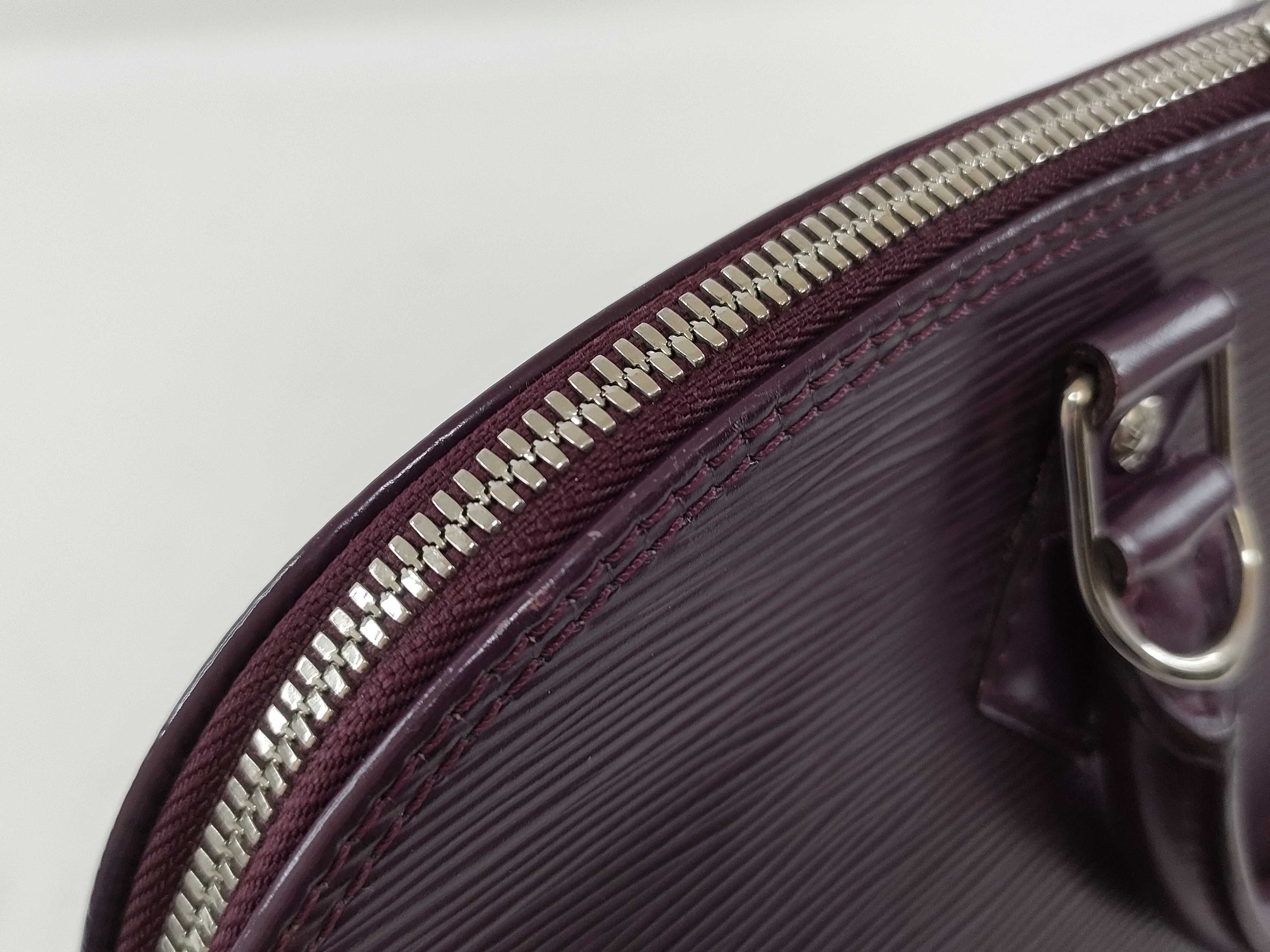Epi M52147 Alma Handbag — view 11