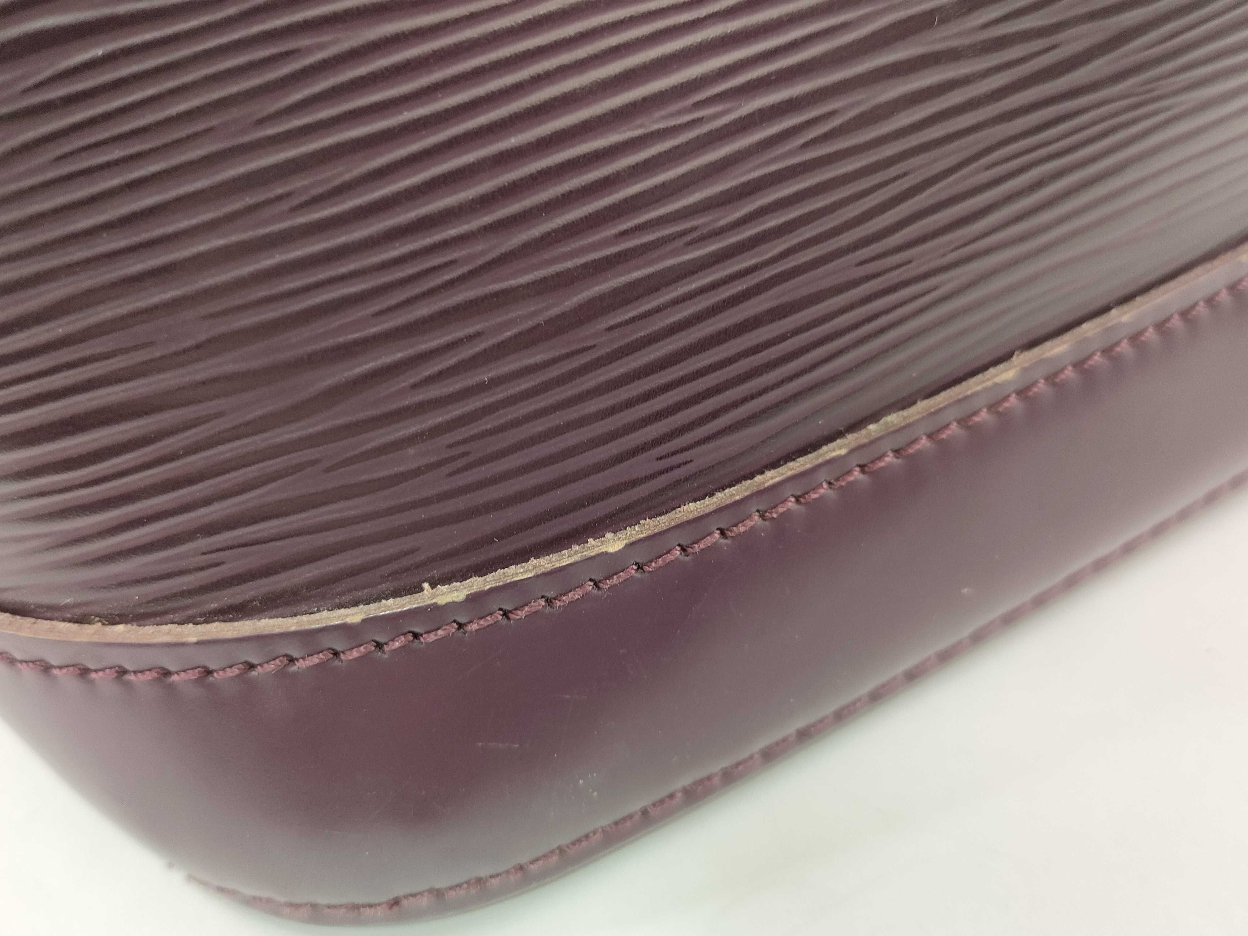 Epi M52147 Alma Handbag — view 12