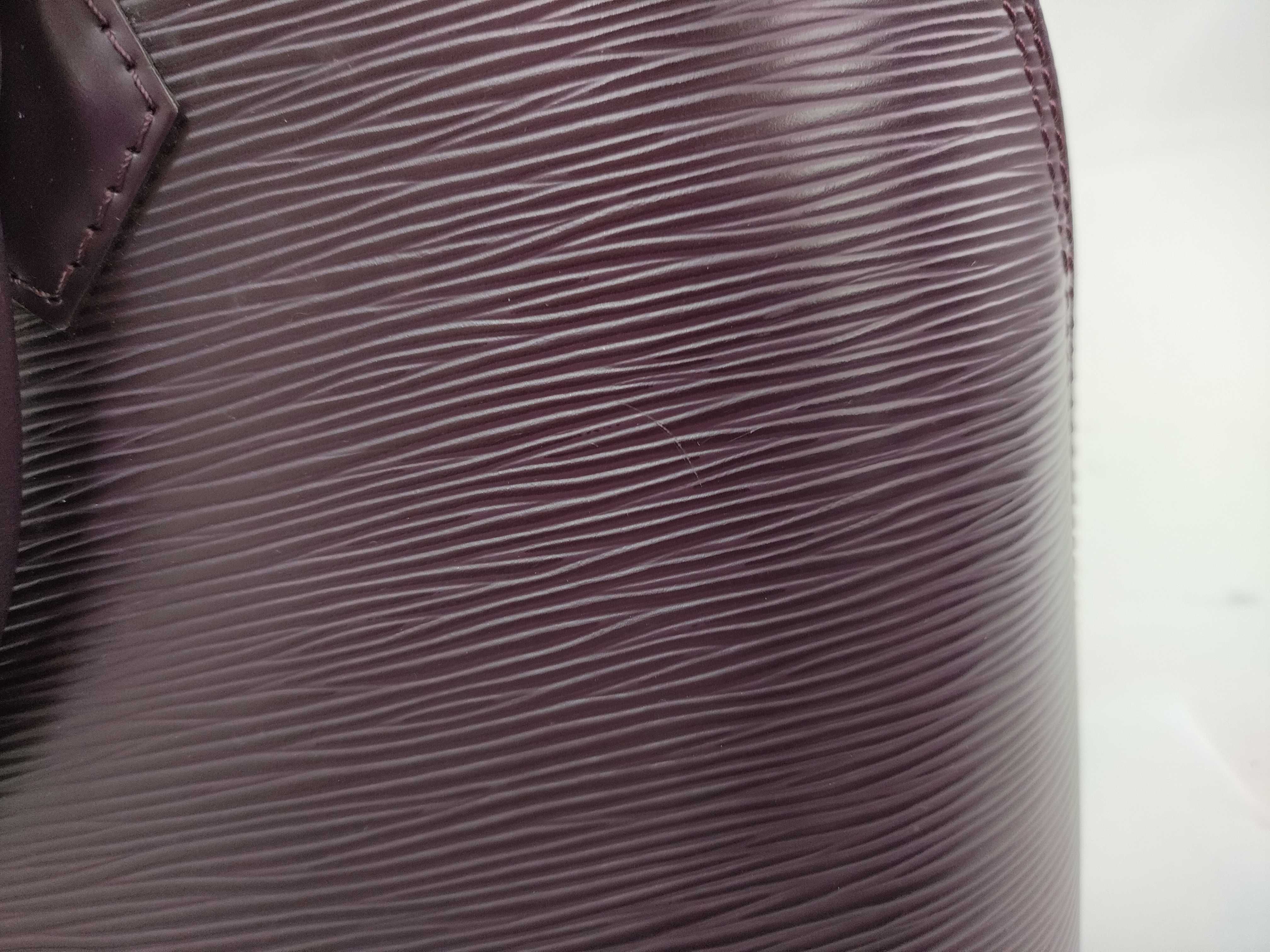 Epi M52147 Alma Handbag — view 10