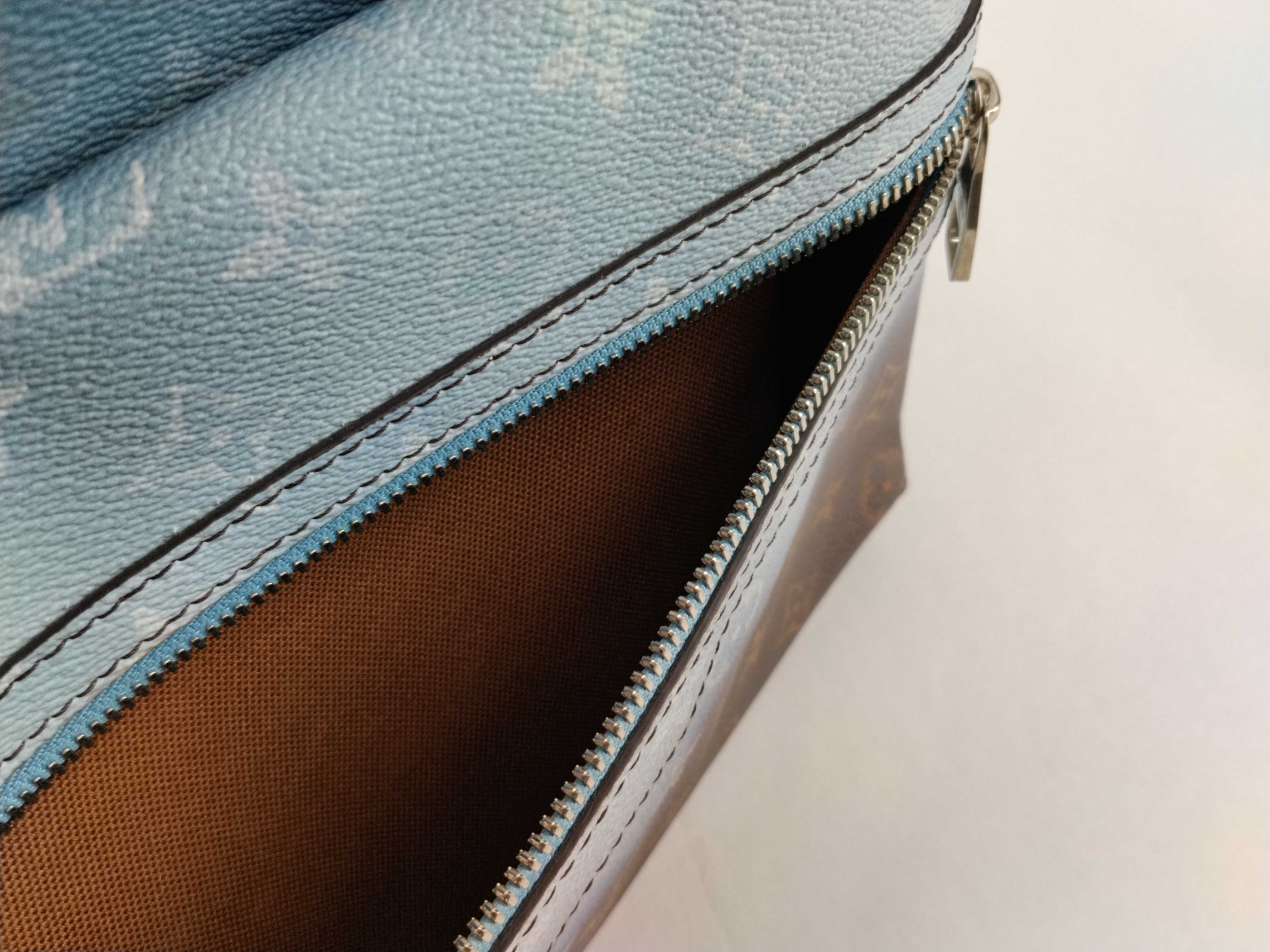 BAG MONOGRAM DISCOVERY BACKPACK PM M28025 RFID Backpack — view 11