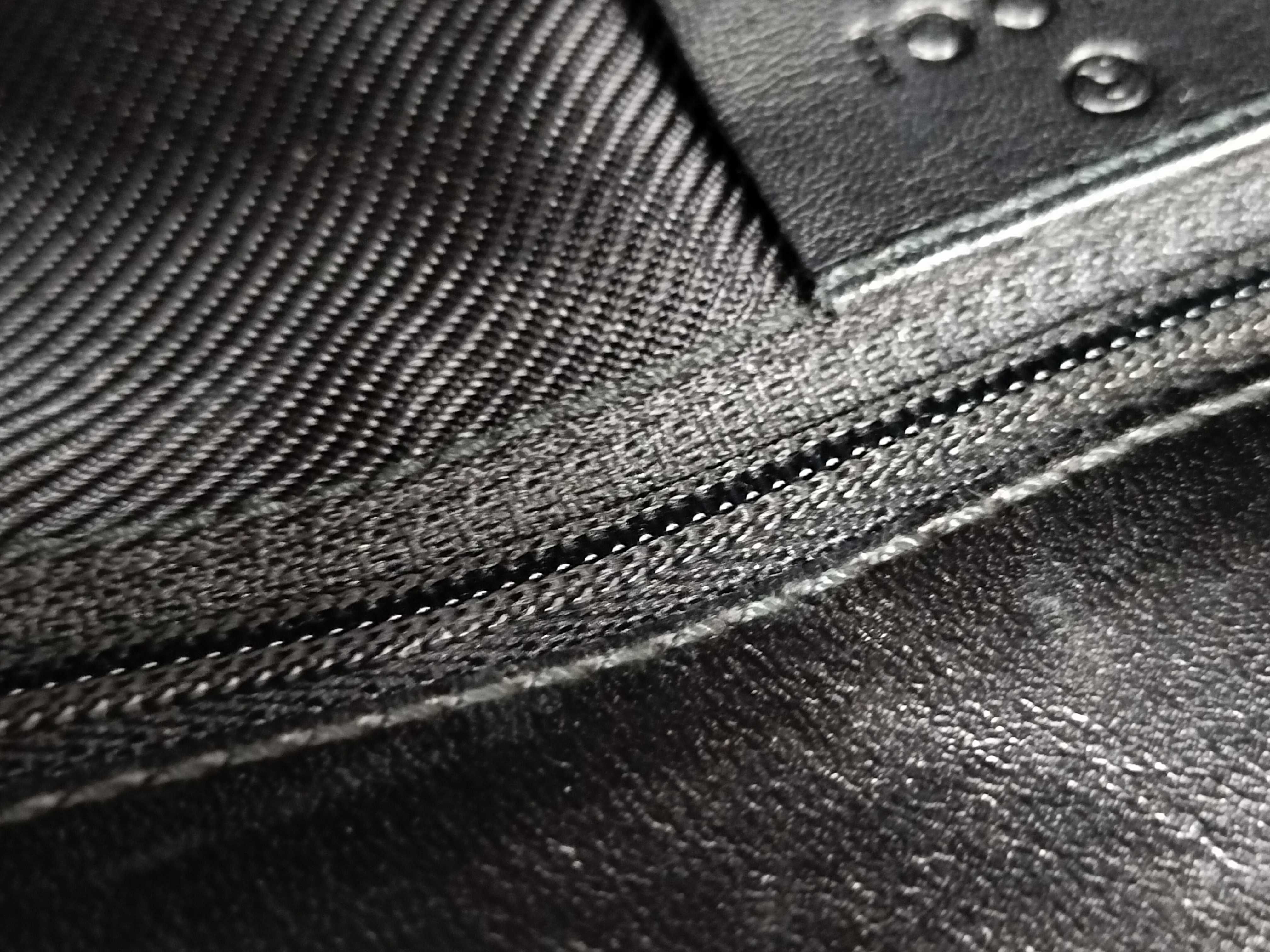 GG Canvas One-Shoulder Bag — view 11