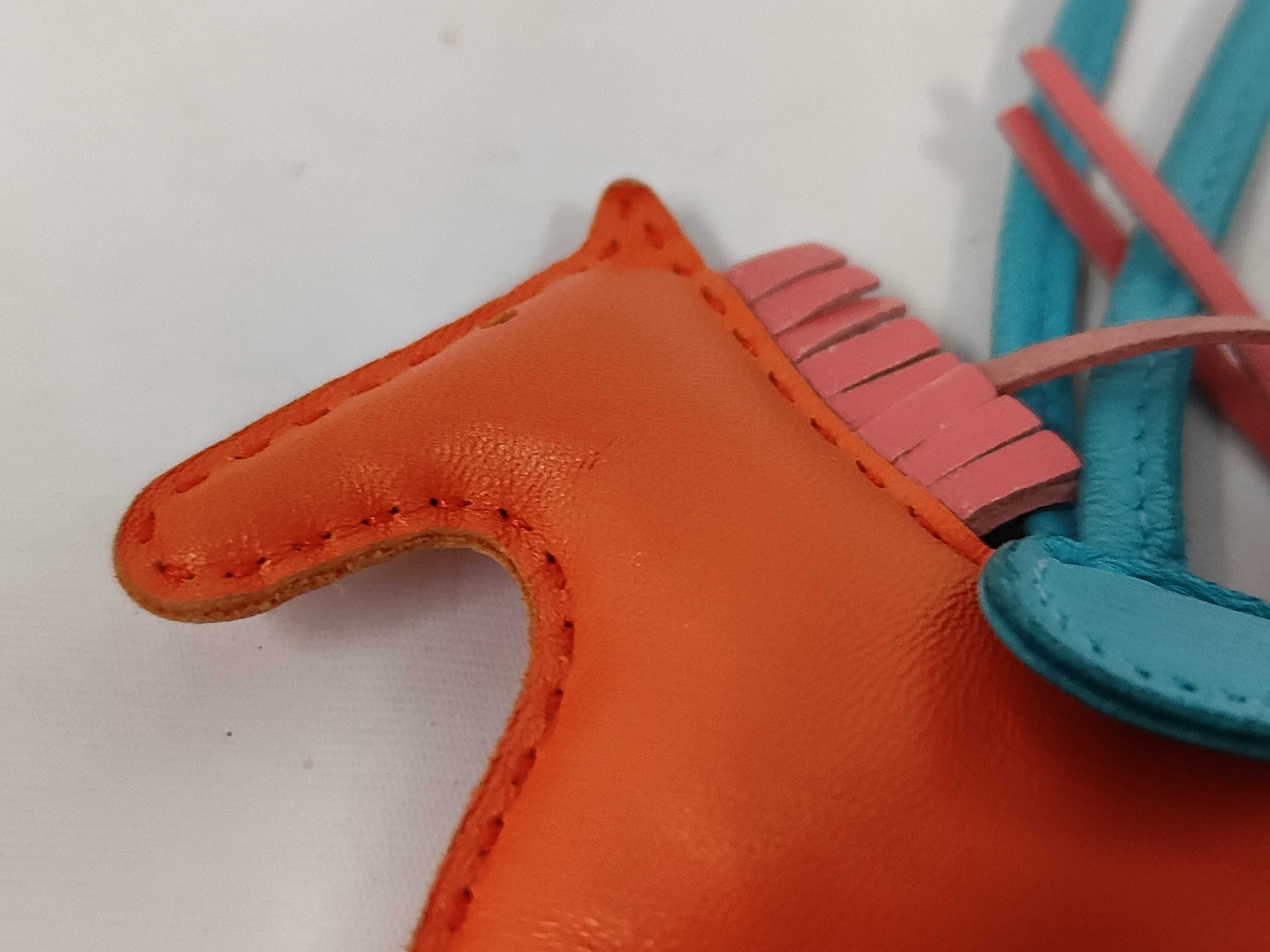 charms and other accessories — view 7