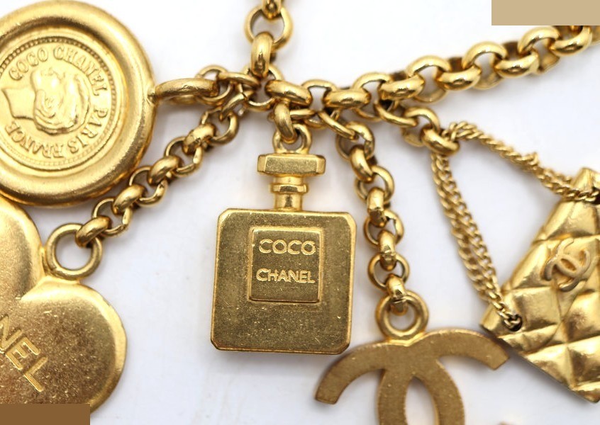 necklace, 90cm in length, Matelassé, heart and clover design, Coco Chanel perfume. — view 6
