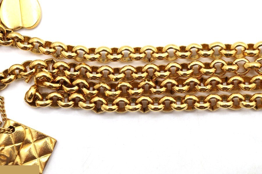 necklace, 90cm in length, Matelassé, heart and clover design, Coco Chanel perfume. — view 9