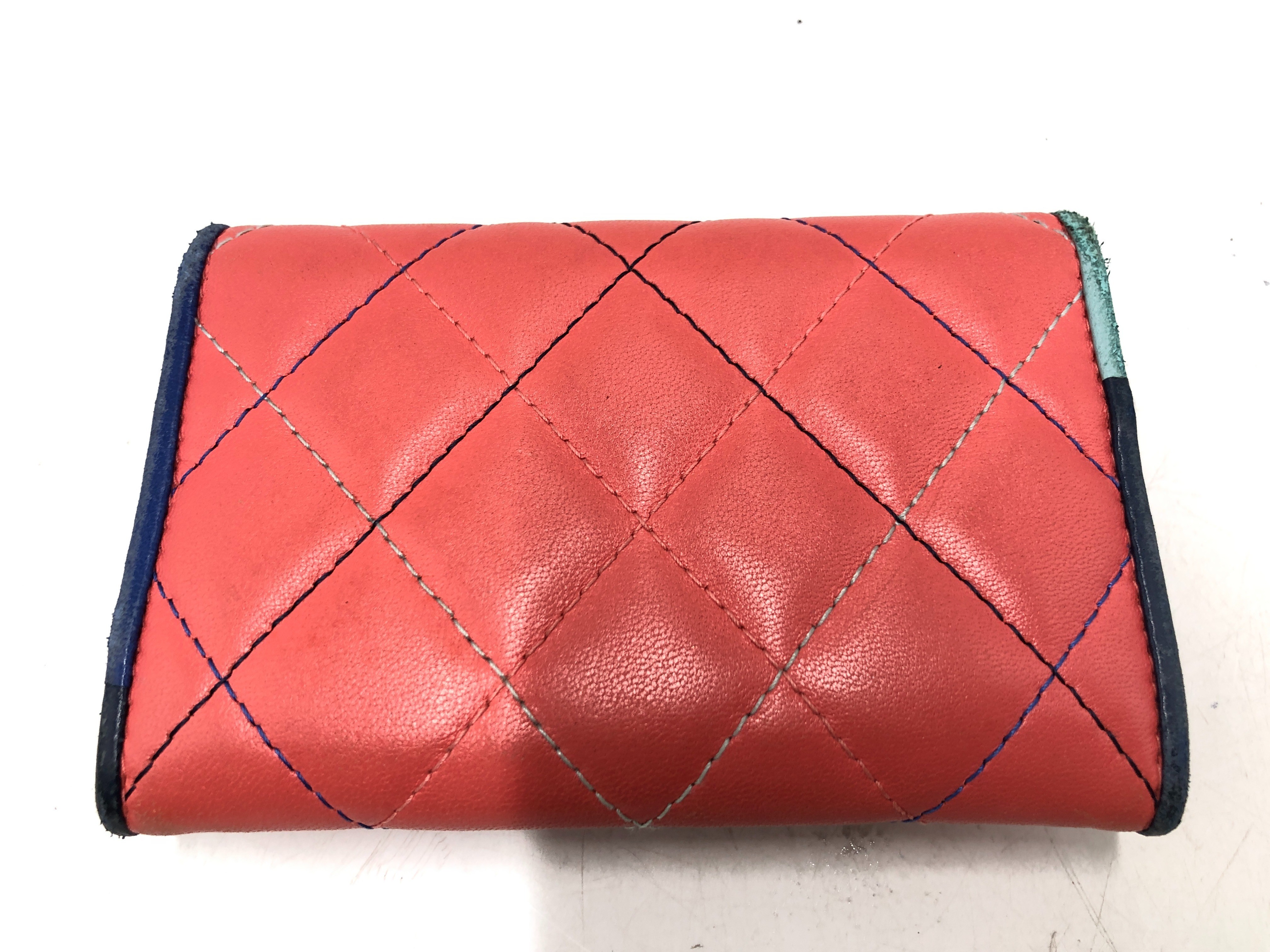 Matelassé Colorful Stitch Flap Wallet with Sticker 27324982 — view 2