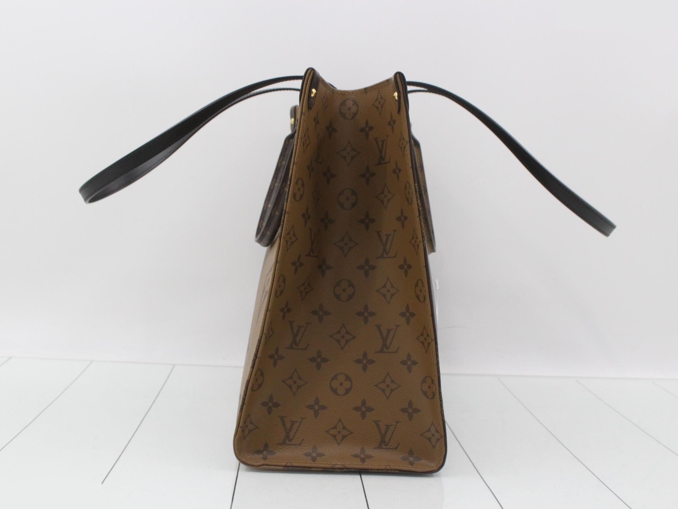 Monogram Giant Reverse OnTheGo GM 2-Way Tote Bag — view 4
