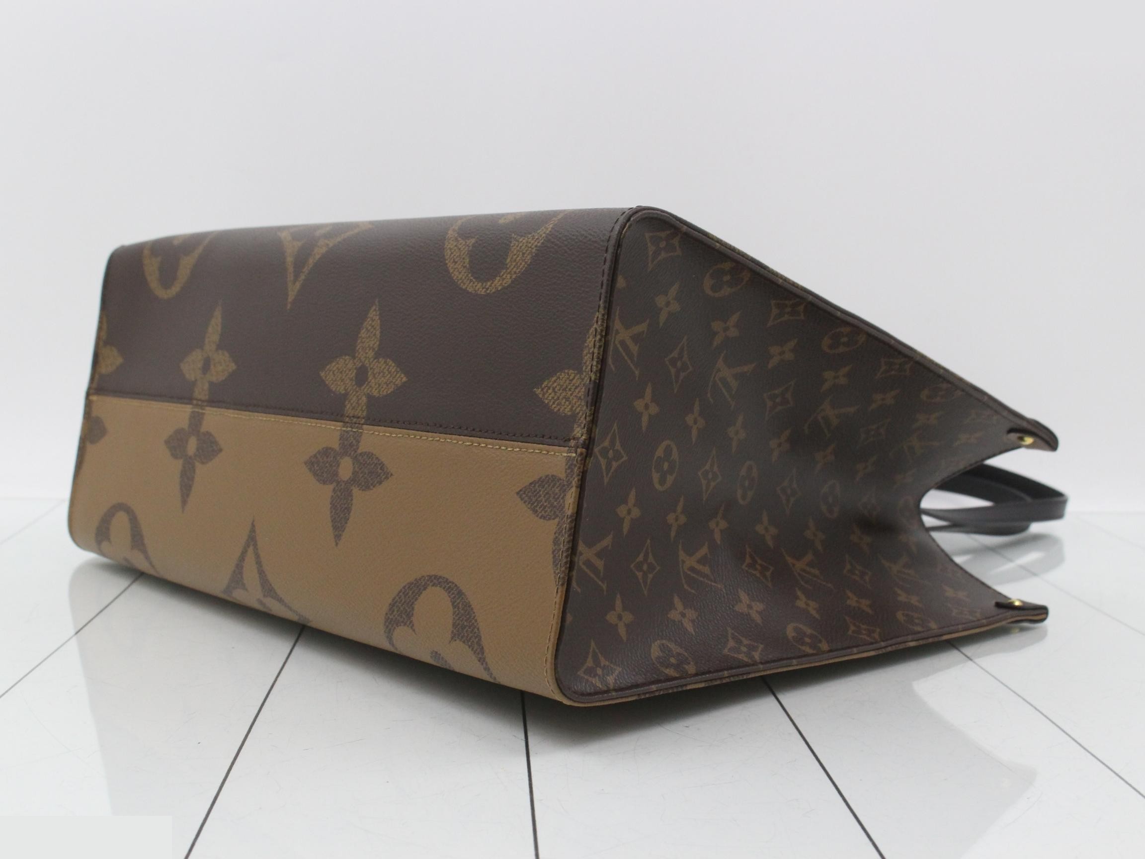 Monogram Giant Reverse OnTheGo GM 2-Way Tote Bag — view 6